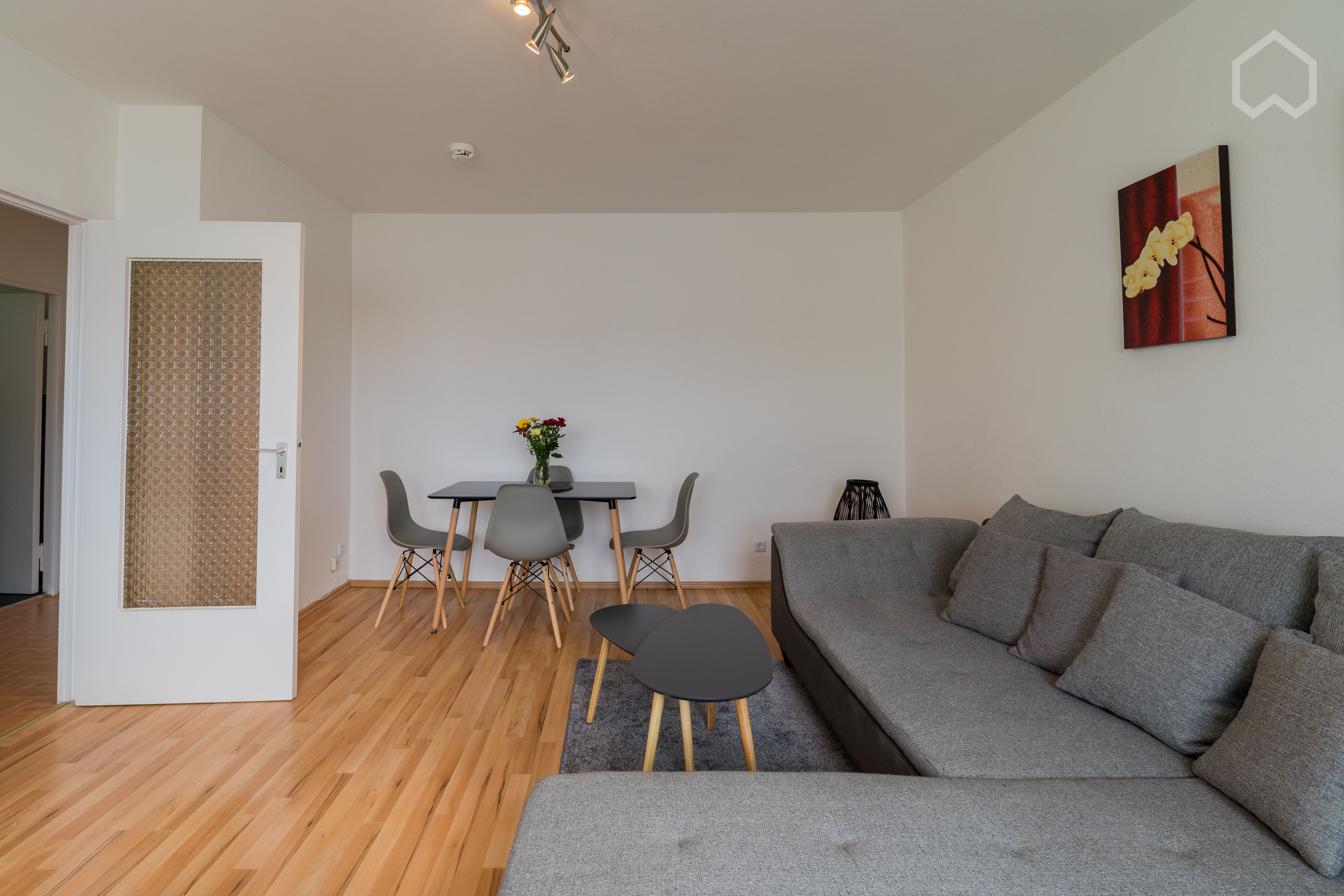  Beautiful Bright Apartment With Balcony  -  Beautiful bright apartment with balcony  - Gallery -  24