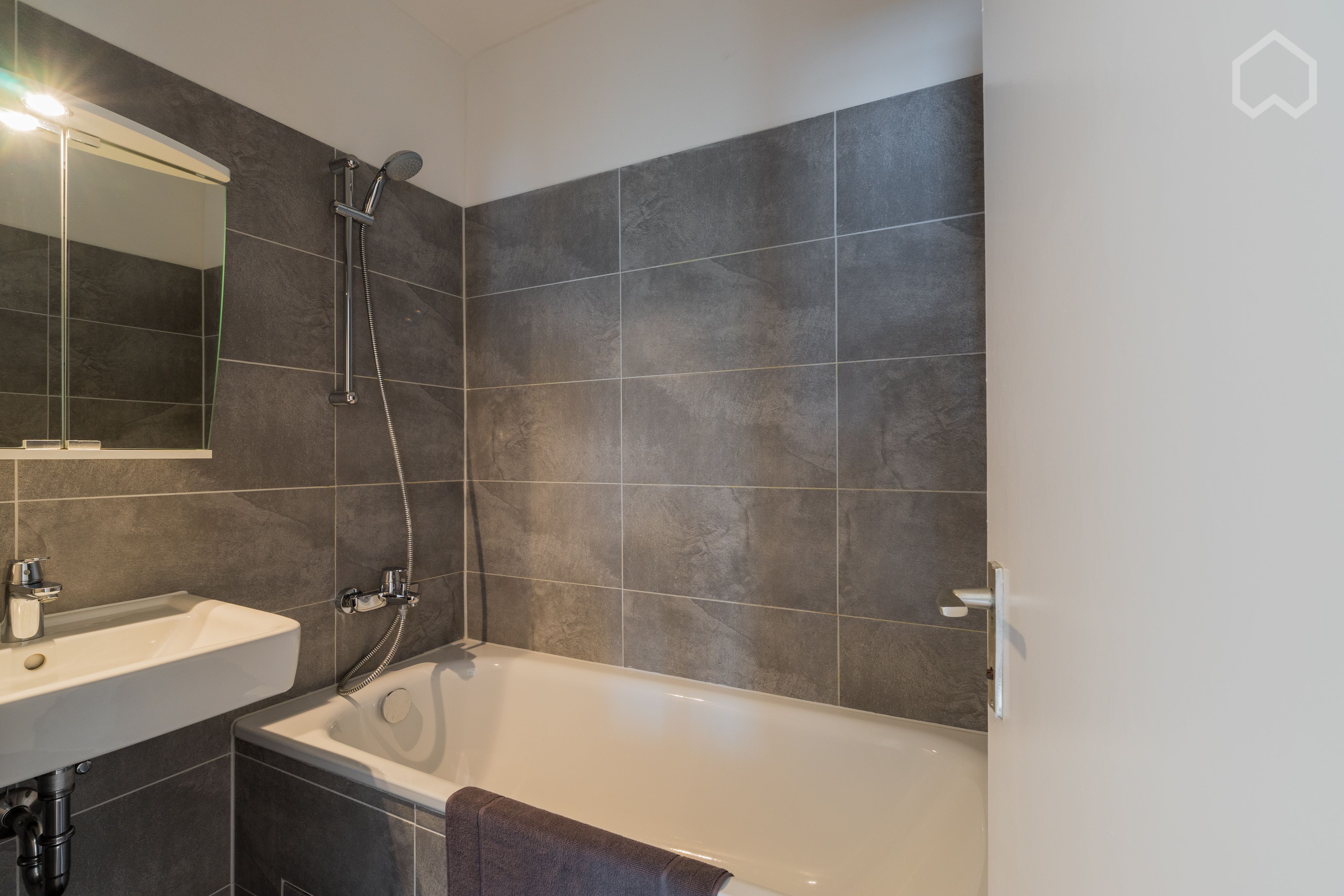 Beautiful Bright Apartment With Balcony - Beautiful bright apartment with balcony - Gallery - 5