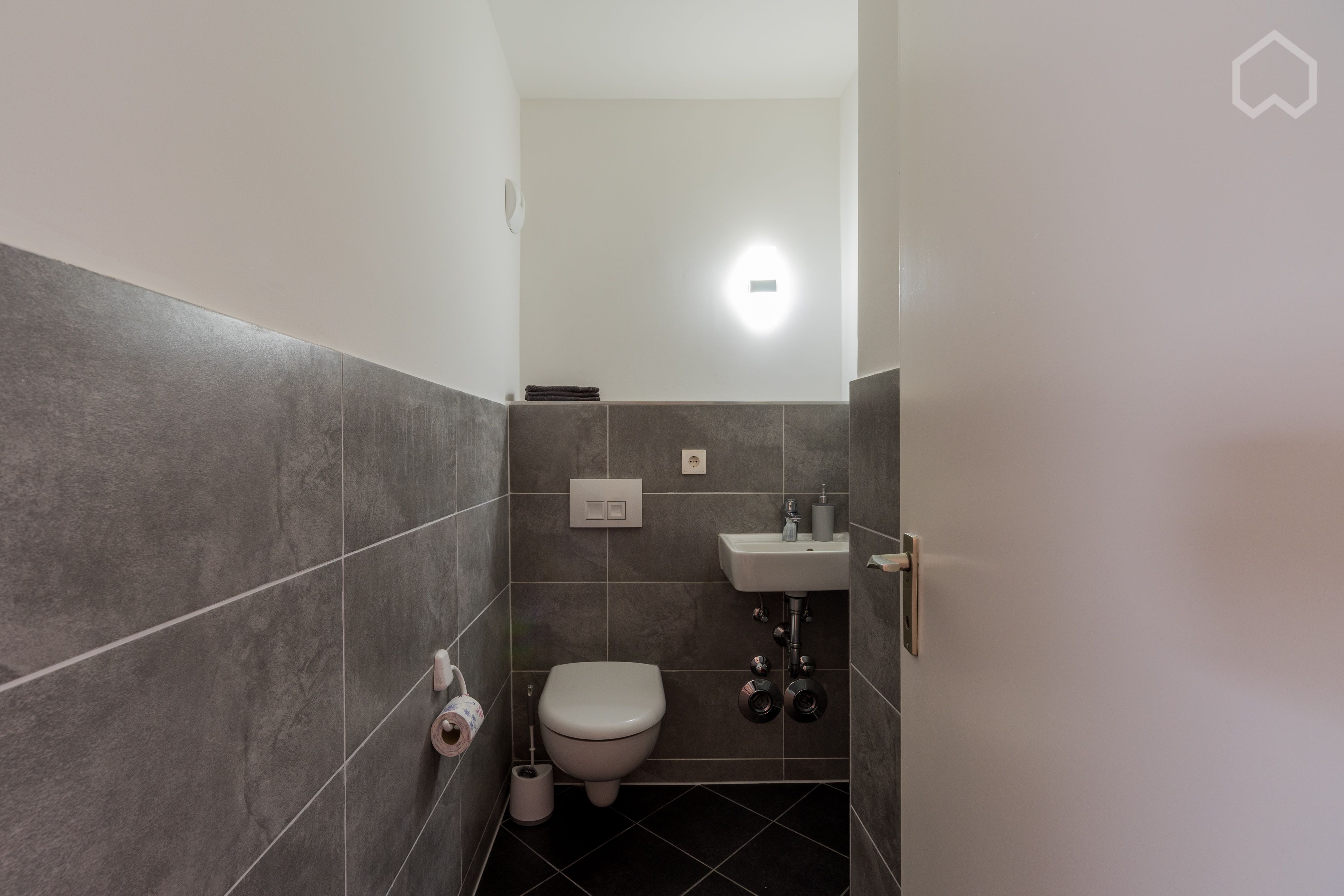  Beautiful Bright Apartment With Balcony  -  Beautiful bright apartment with balcony  - Gallery -  7