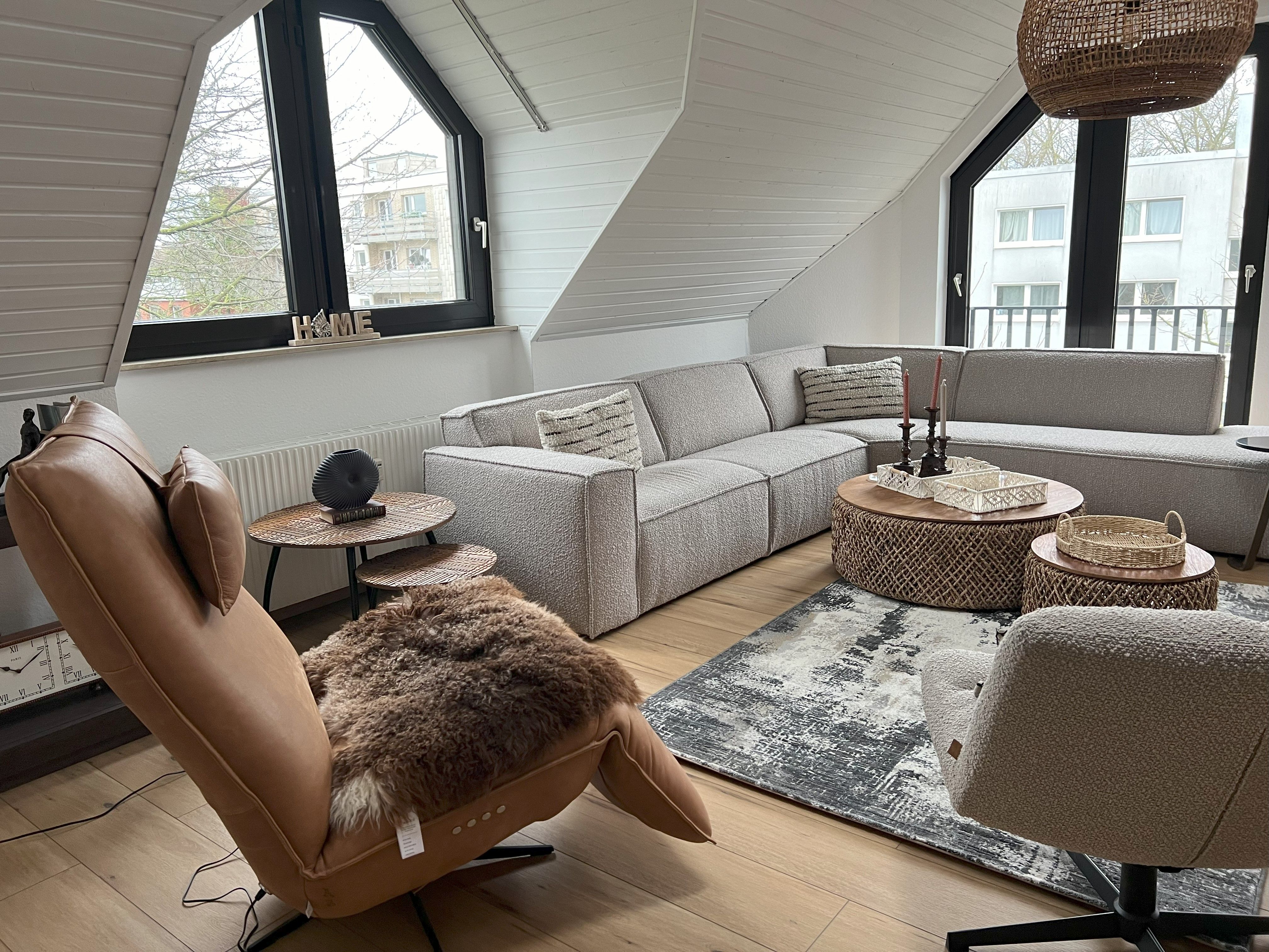  Luxurious Gallery Apartment In A Prime Location In Oberkassel.  -  Luxurious gallery apartment in a prime location in Oberkassel.  - Gallery -  4
