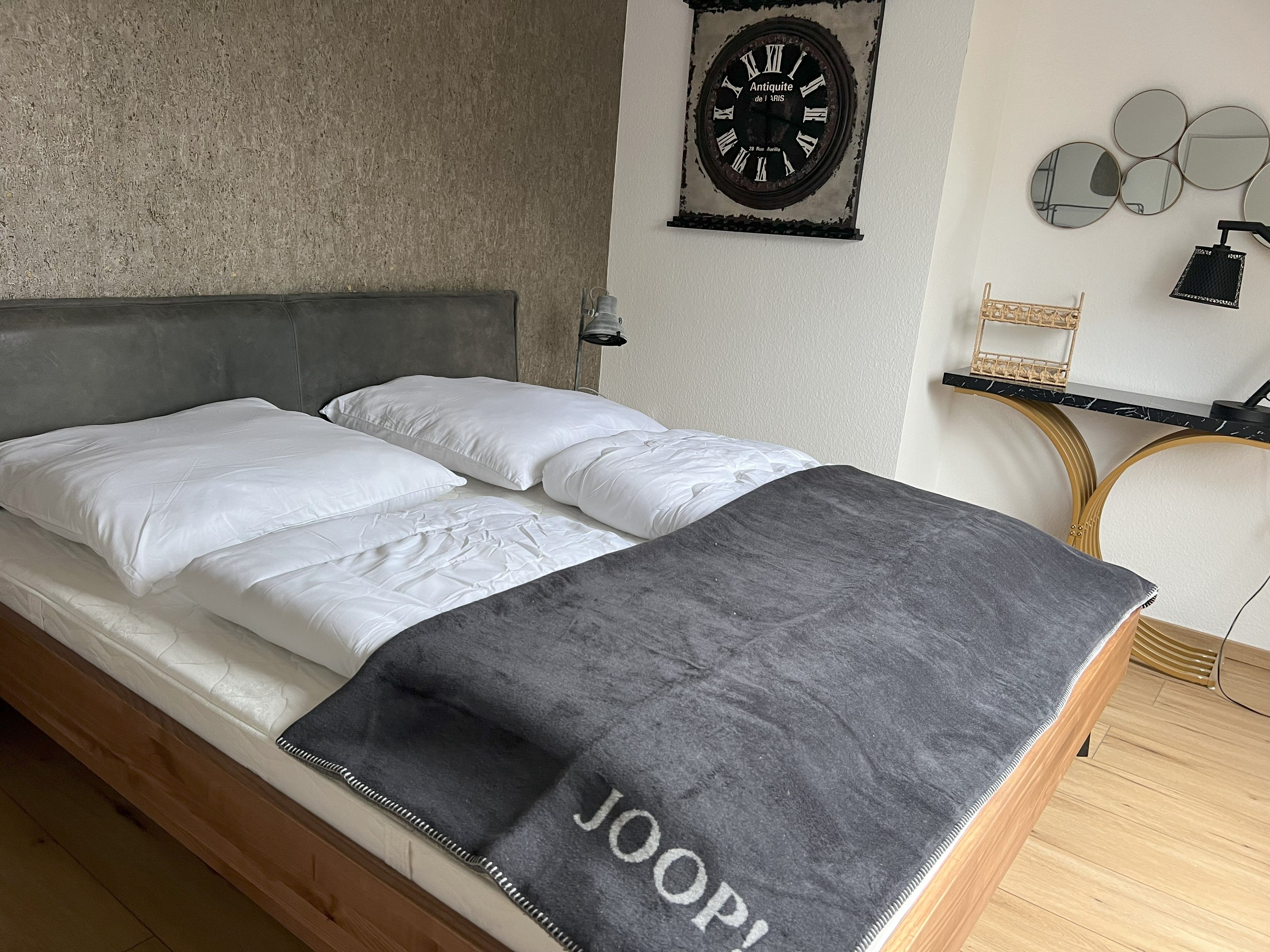  Luxurious Gallery Apartment In A Prime Location In Oberkassel.  -  Luxurious gallery apartment in a prime location in Oberkassel.  - Gallery -  17