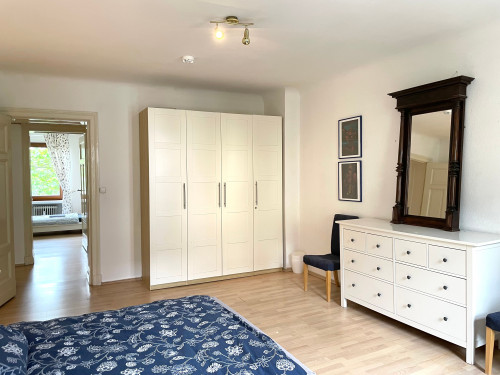 Pretty third floor three bedroomed apartment (with lift) in Charlottenburg