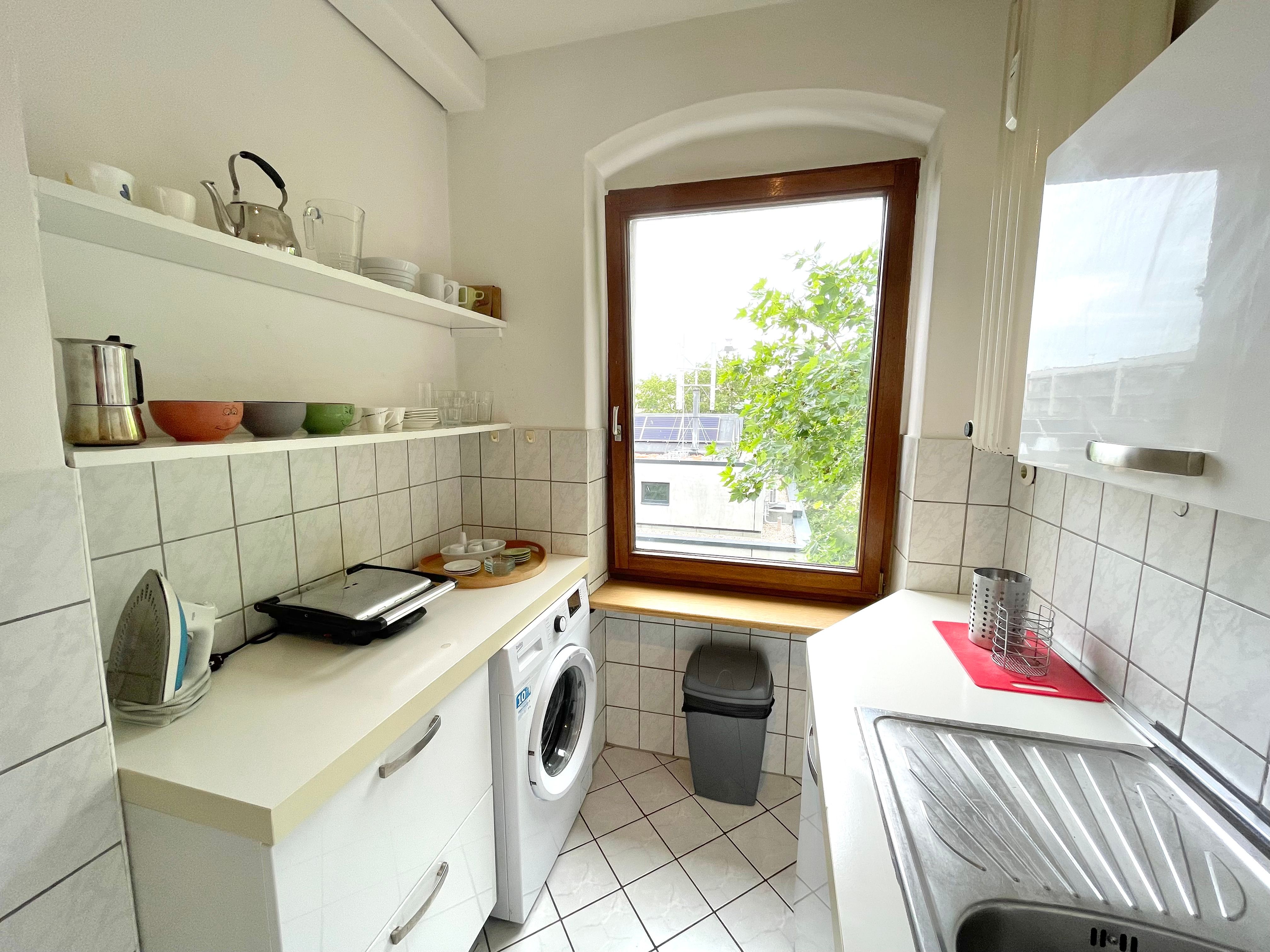  Pretty Third Floor Three Bedroomed Apartment (with Lift) In Charlottenburg  -  Pretty third floor three bedroomed apartment (with lift) in Charlottenburg  - Gallery -  9