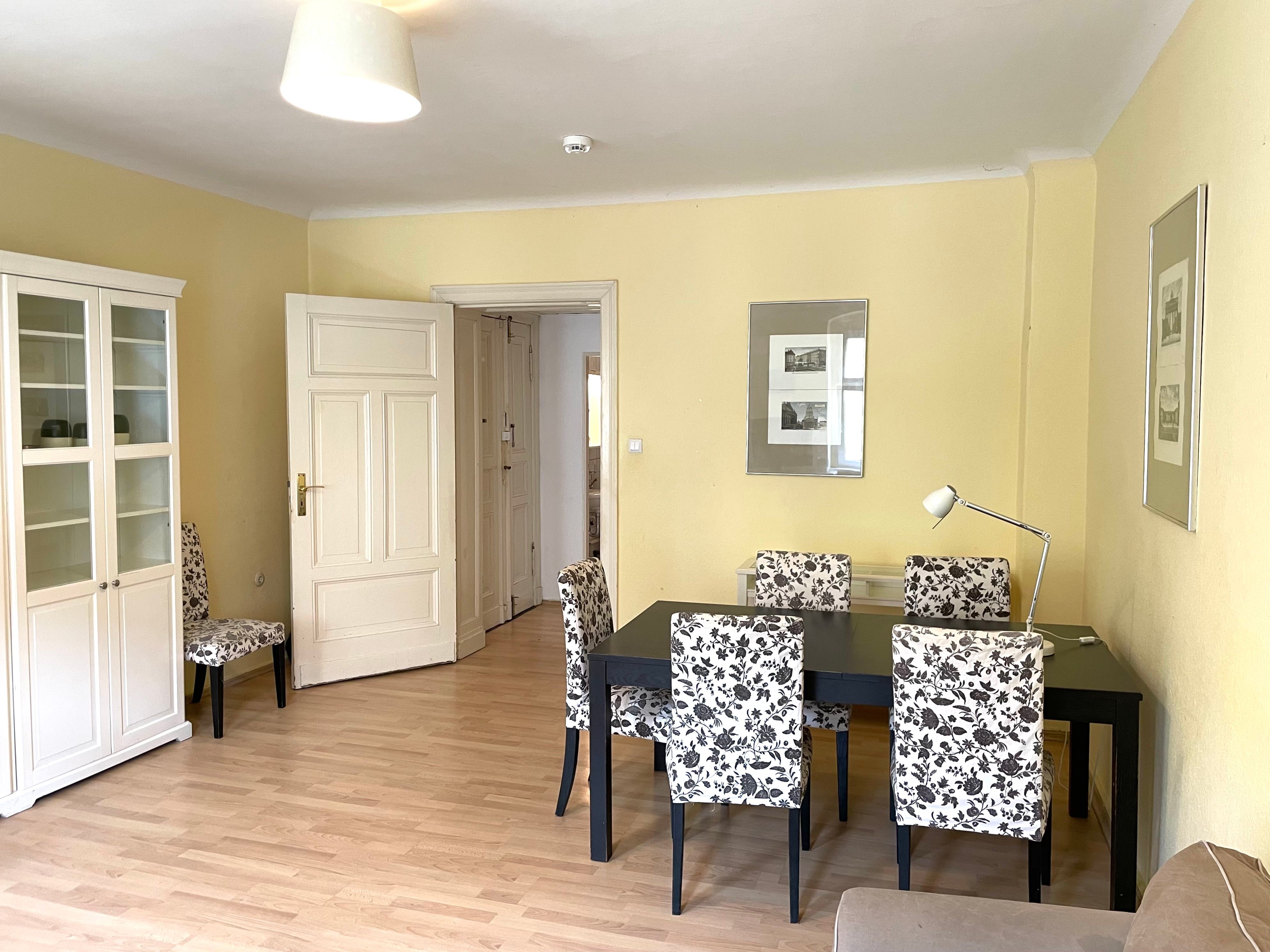 Pretty Third Floor Three Bedroomed Apartment (with Lift) In Charlottenburg - Pretty third floor three bedroomed apartment (with lift) in Charlottenburg - Gallery - 2
