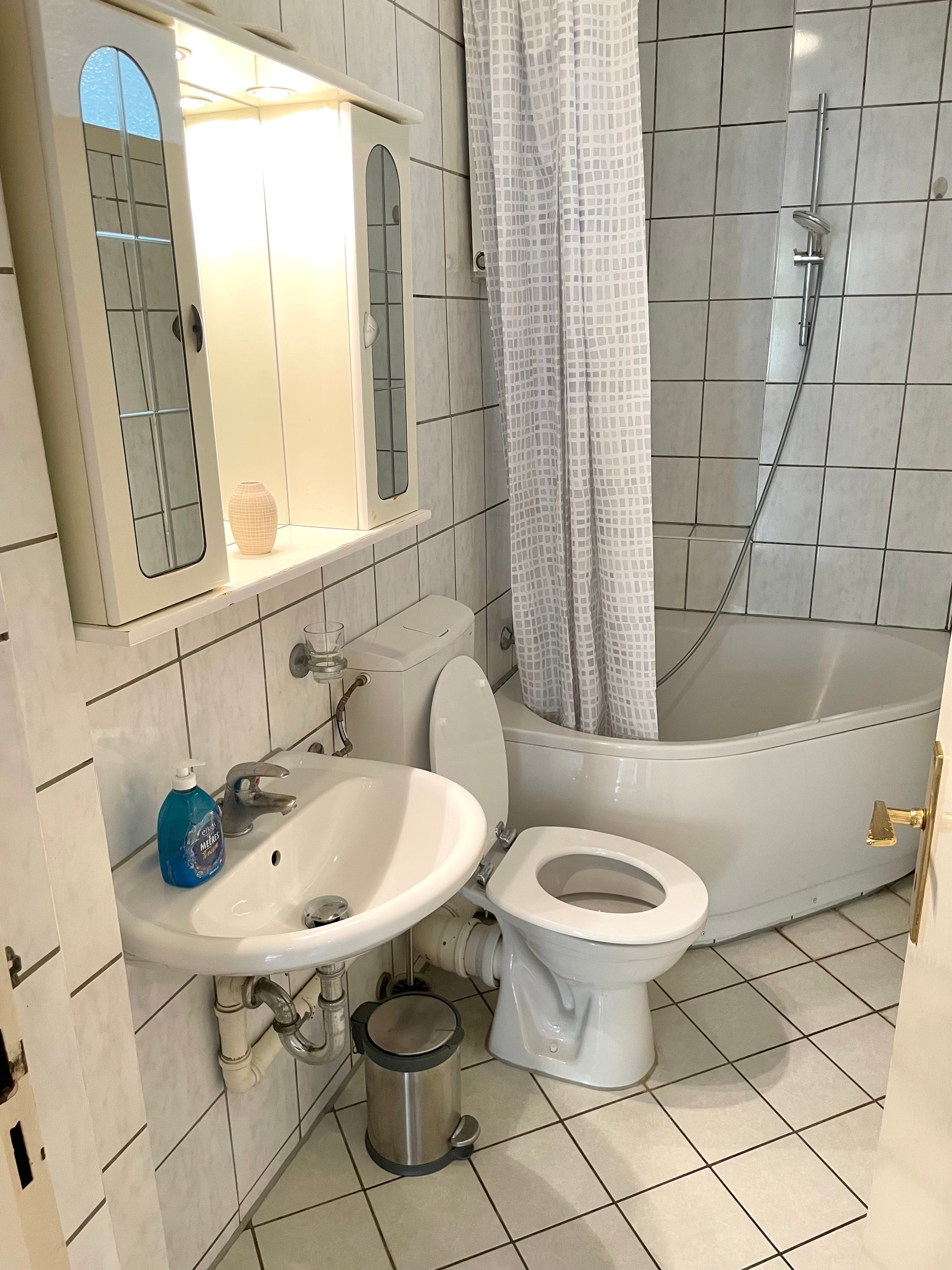  Pretty Third Floor Three Bedroomed Apartment (with Lift) In Charlottenburg  -  Pretty third floor three bedroomed apartment (with lift) in Charlottenburg  - Gallery -  10
