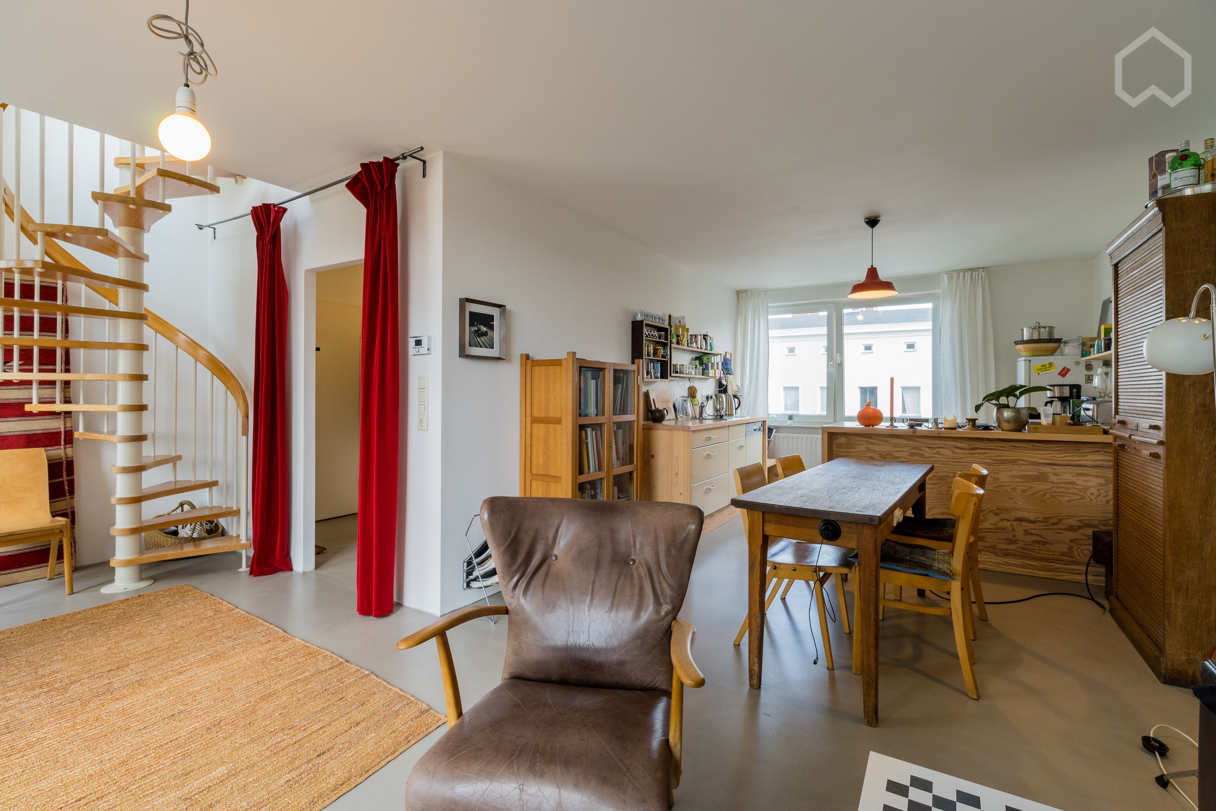  Neat & Charming Home With Nice Neighbours  -  Neat & charming home with nice neighbours  - Gallery -  26