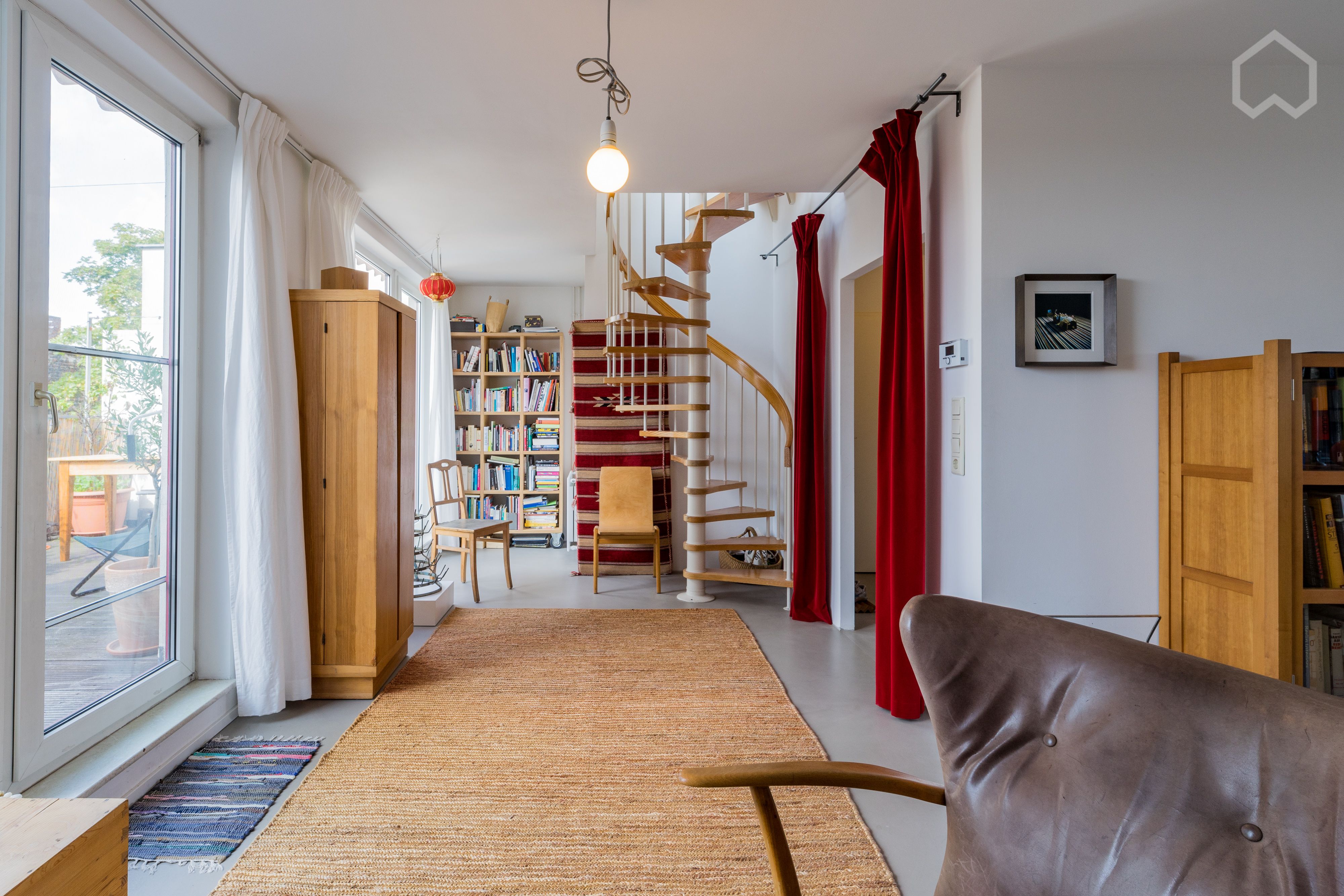  Neat & Charming Home With Nice Neighbours  -  Neat & charming home with nice neighbours  - Gallery -  29