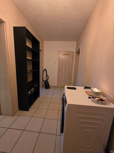 Premium Shared Apartment – Large, Fully Furnished 26 sqm Room (2 Minutes to the Train Station)