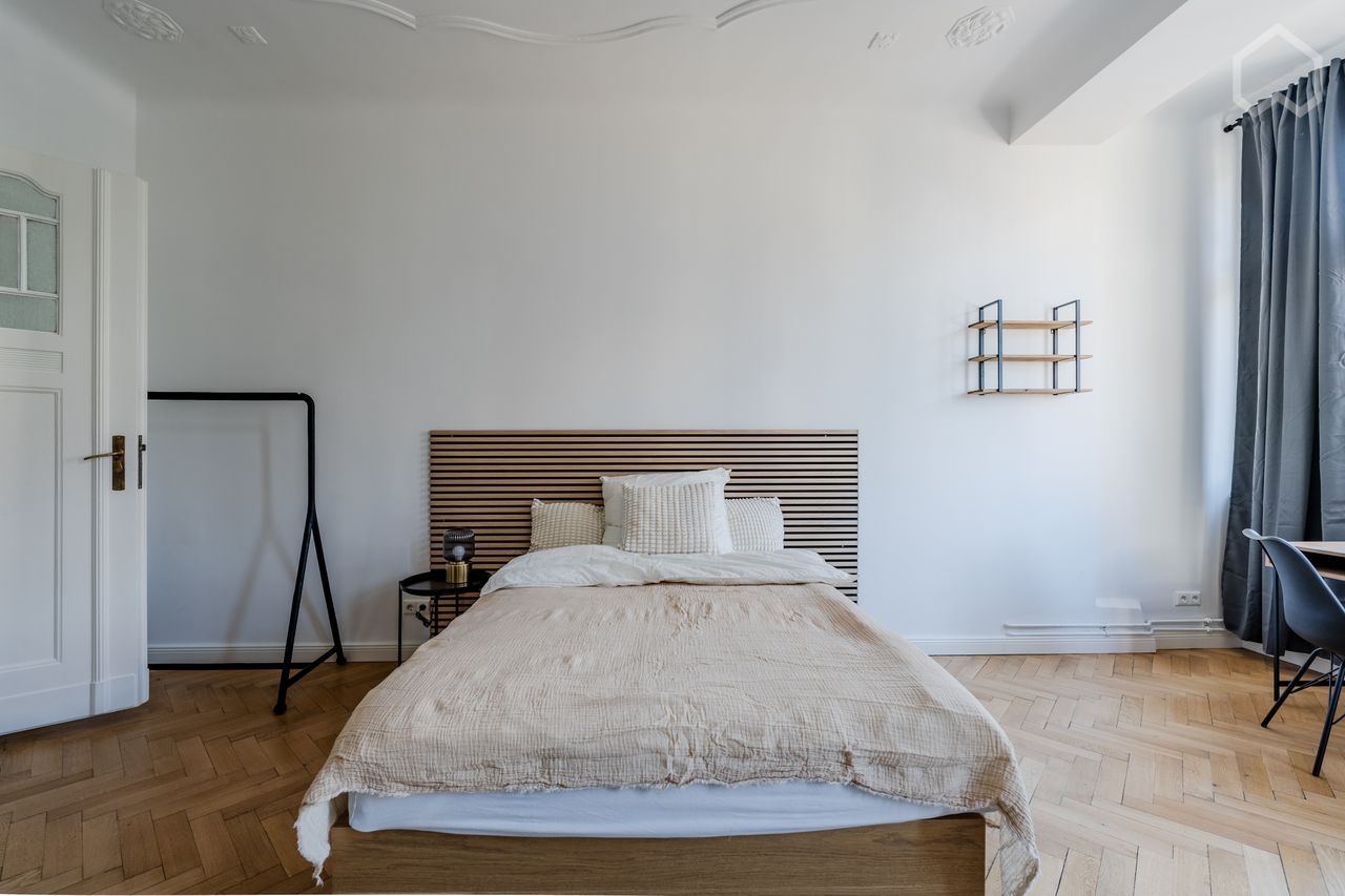 GIRLS ONLY APARTMENT | Stylish Room With Balcony In Historical Apartment On Famous Torstraße / Near - GIRLS ONLY APARTMENT | Stylish Room with Balcony in Historical Apartment on famous Torstraße / near Rosenthaler Platz - Gallery - 26