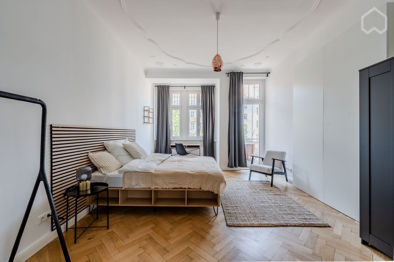  GIRLS ONLY APARTMENT | Stylish Room With Balcony In Historical Apartment On Famous Torstraße / Near   -  GIRLS ONLY APARTMENT | Stylish Room with Balcony in Historical Apartment on famous Torstraße / near Rosenthaler Platz  - Gallery -  15