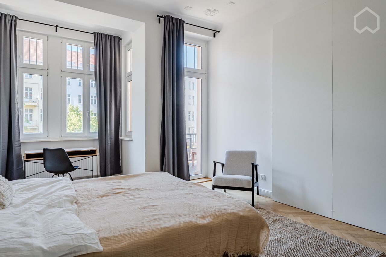  GIRLS ONLY APARTMENT | Stylish Room With Balcony In Historical Apartment On Famous Torstraße / Near   -  GIRLS ONLY APARTMENT | Stylish Room with Balcony in Historical Apartment on famous Torstraße / near Rosenthaler Platz  - Gallery -  23
