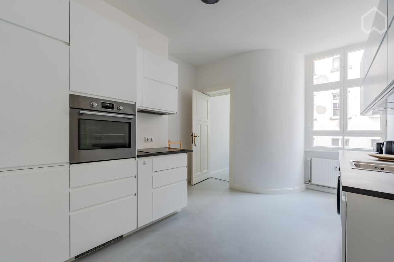  GIRLS ONLY APARTMENT | Stylish Room With Balcony In Historical Apartment On Famous Torstraße / Near   -  GIRLS ONLY APARTMENT | Stylish Room with Balcony in Historical Apartment on famous Torstraße / near Rosenthaler Platz  - Gallery -  18