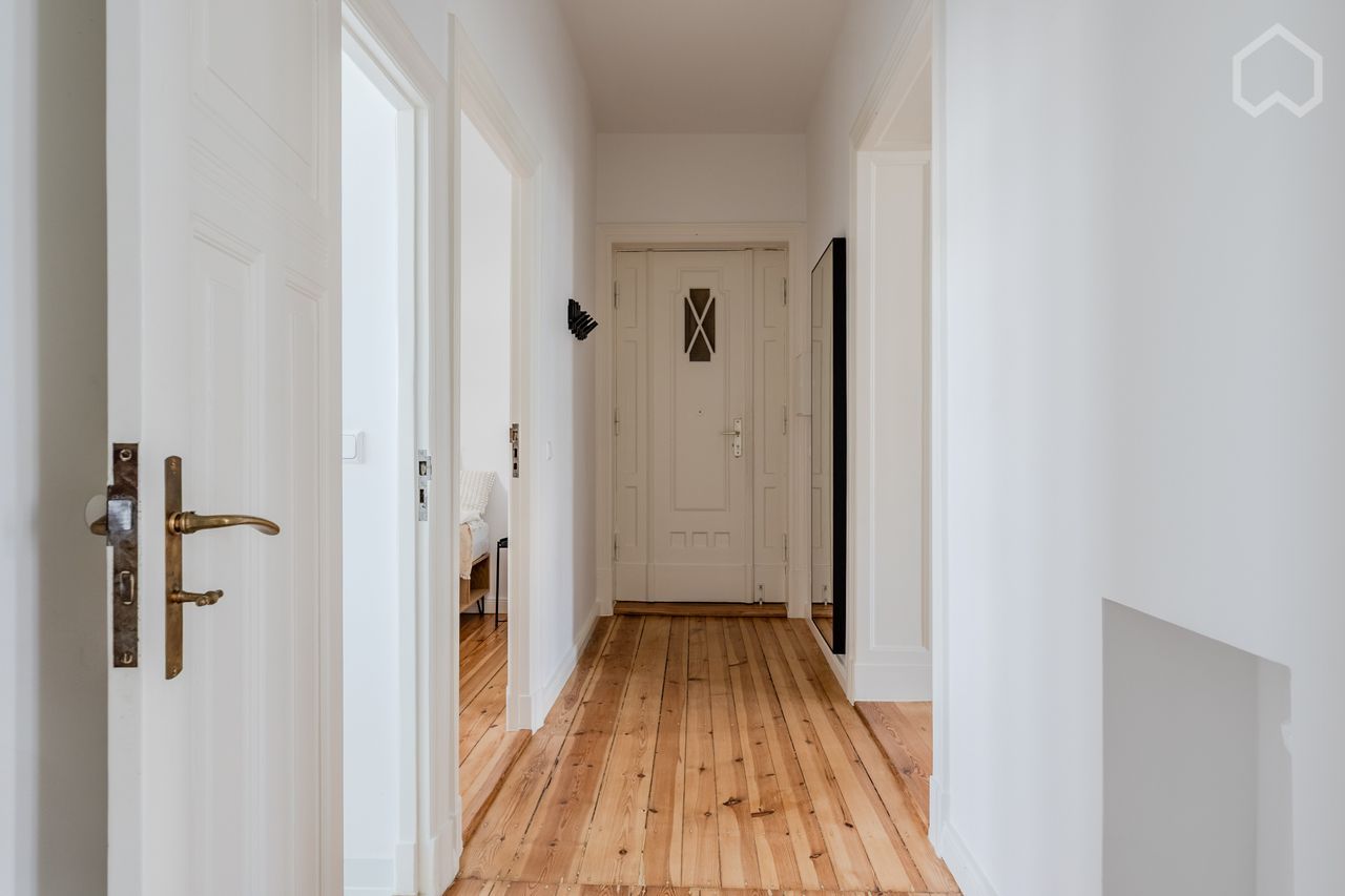  GIRLS ONLY APARTMENT | Stylish Room With Balcony In Historical Apartment On Famous Torstraße / Near   -  GIRLS ONLY APARTMENT | Stylish Room with Balcony in Historical Apartment on famous Torstraße / near Rosenthaler Platz  - Gallery -  5