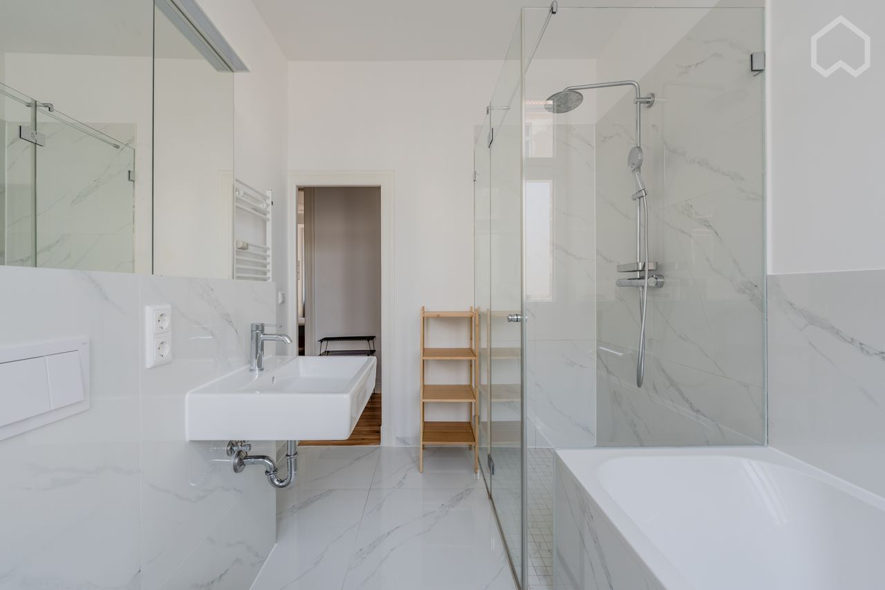  GIRLS ONLY APARTMENT | Stylish Room With Balcony In Historical Apartment On Famous Torstraße / Near   -  GIRLS ONLY APARTMENT | Stylish Room with Balcony in Historical Apartment on famous Torstraße / near Rosenthaler Platz  - Gallery -  7