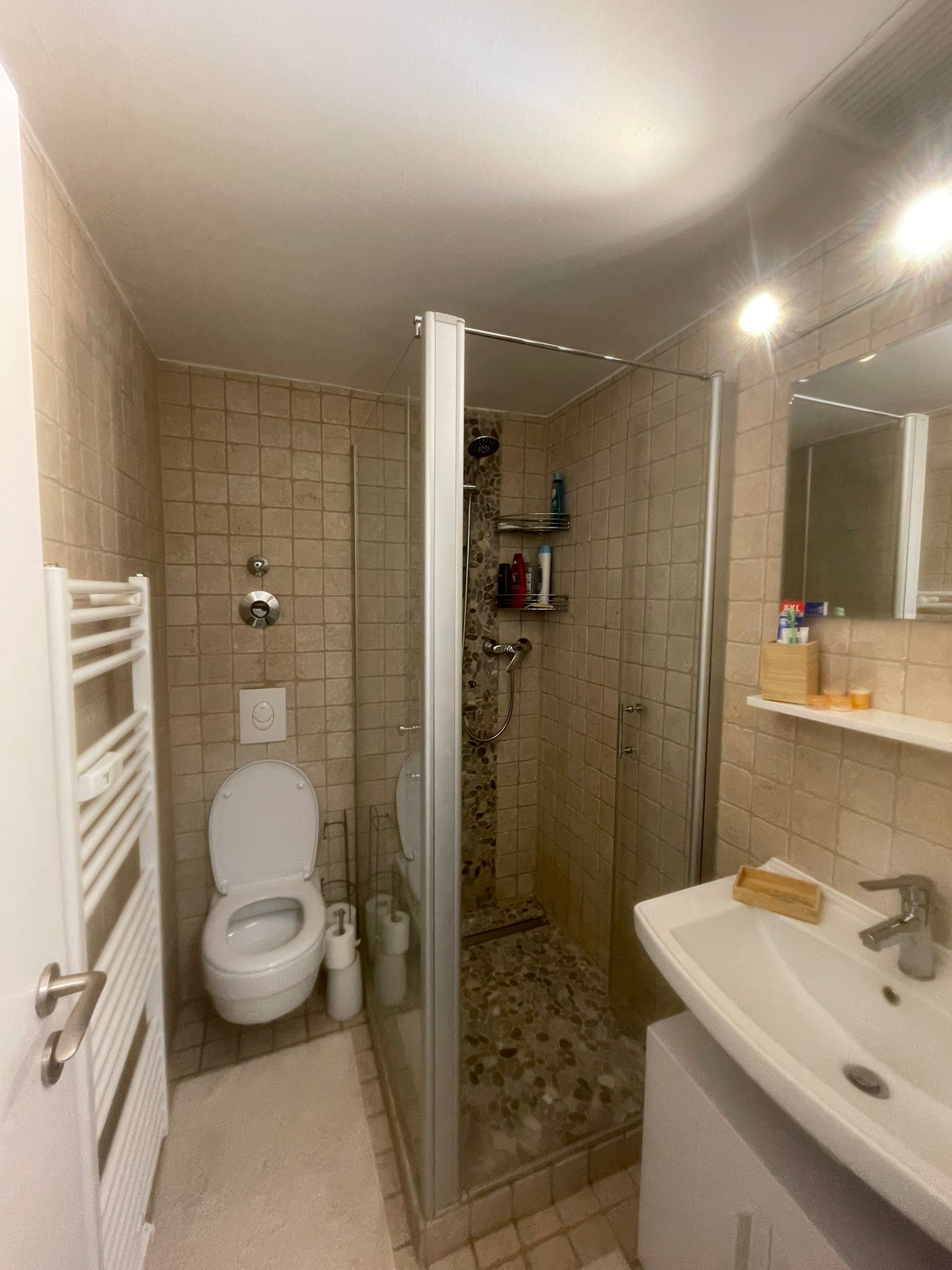 Upscale 2 -Room Flat In Hanover's Zooviertel Neighbourhood - 4