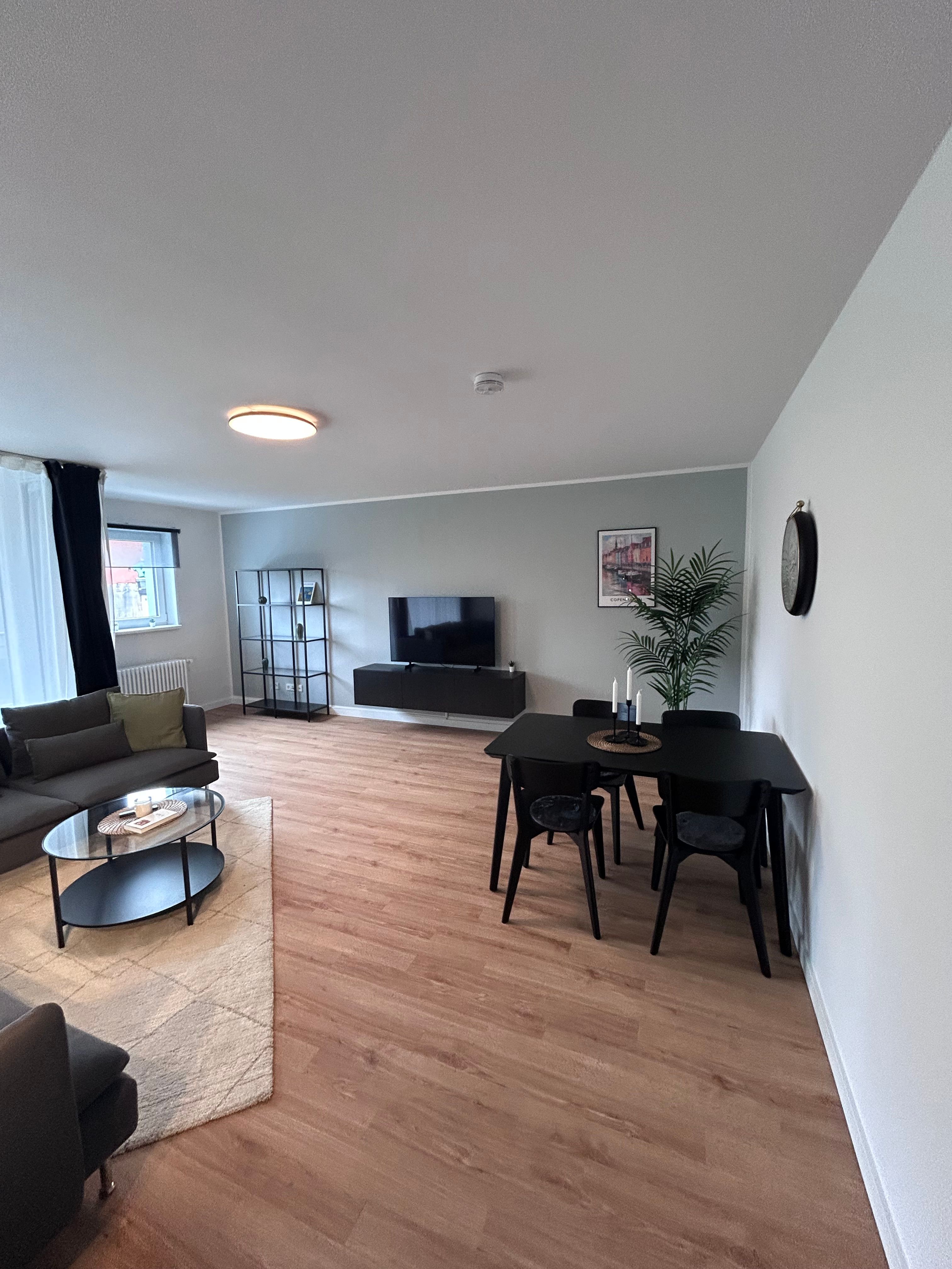 Freshly Renovated, Spacious 3-Room Apartment - Freshly renovated, spacious 3-room apartment - Gallery - 1