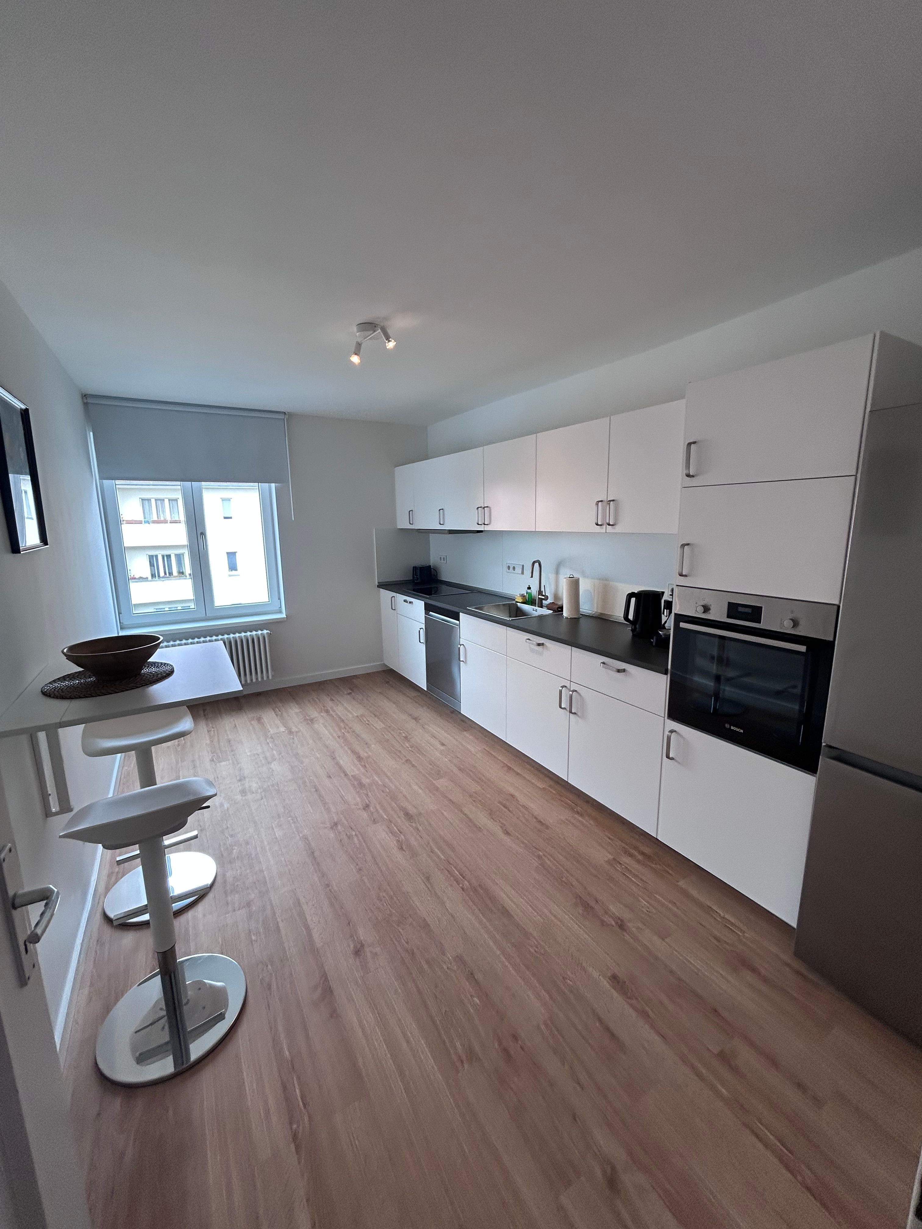  Freshly Renovated, Spacious 3-Room Apartment  -  Freshly renovated, spacious 3-room apartment  - Gallery -  8