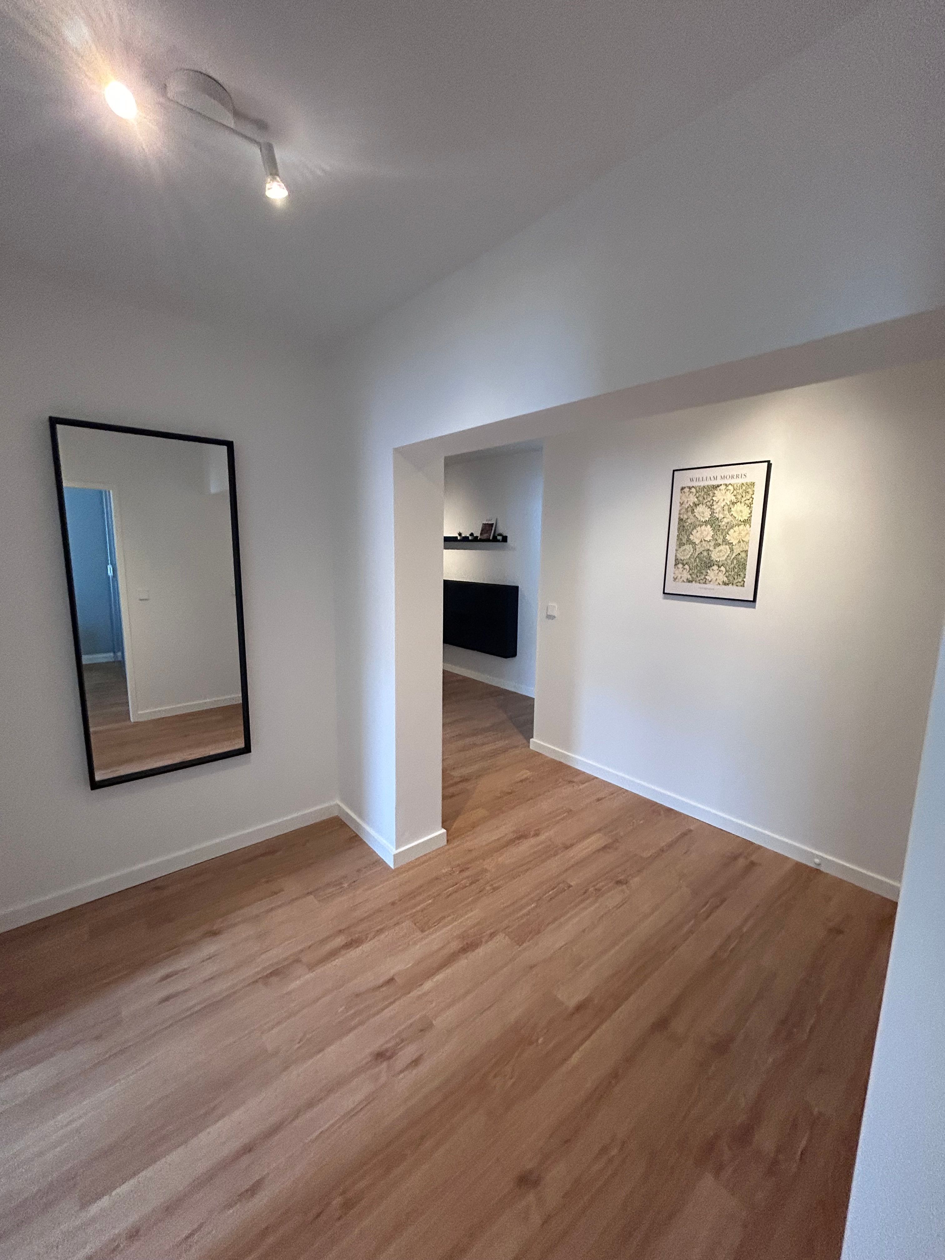  Freshly Renovated, Spacious 3-Room Apartment  -  Freshly renovated, spacious 3-room apartment  - Gallery -  13