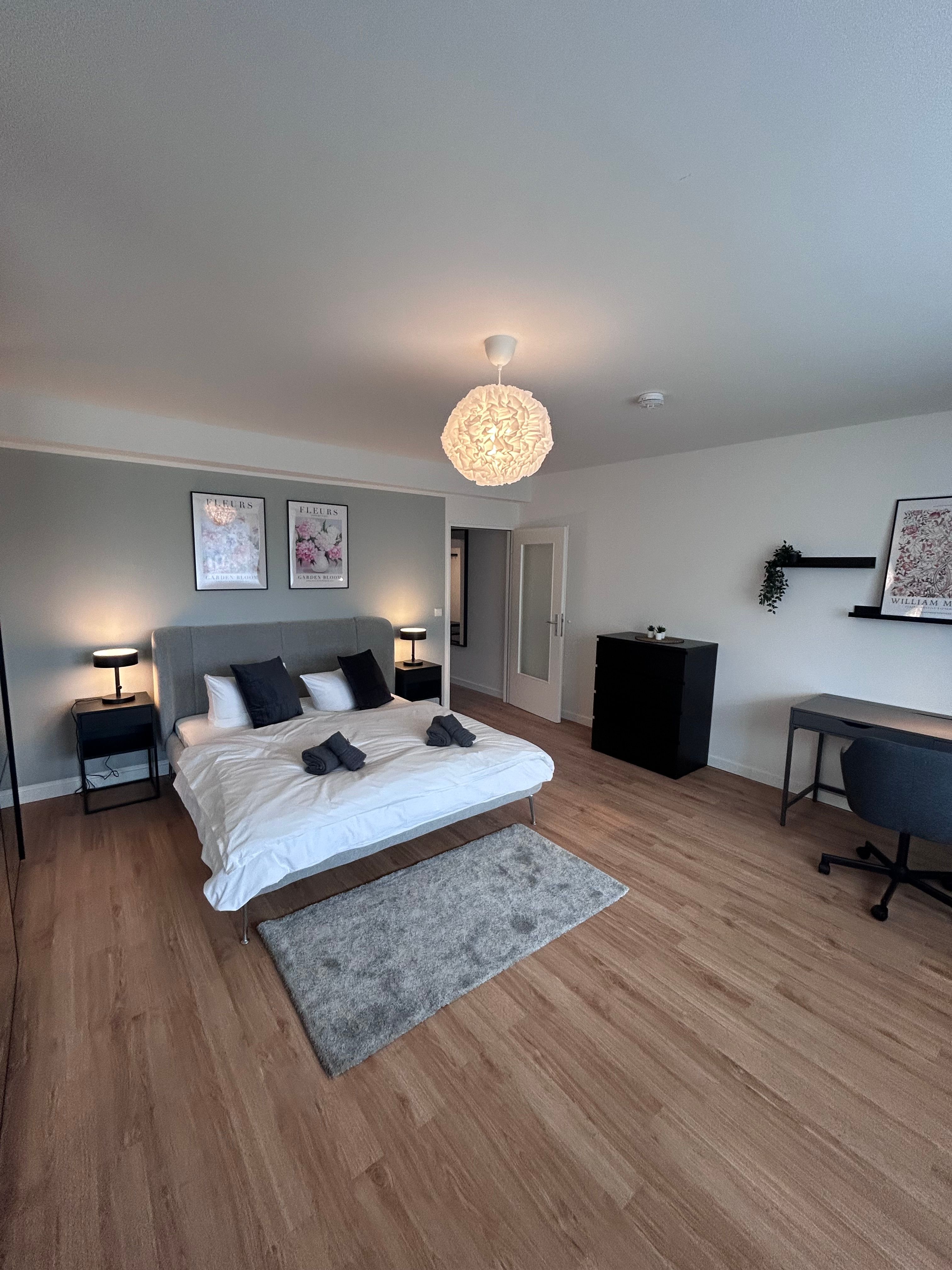  Freshly Renovated, Spacious 3-Room Apartment  -  Freshly renovated, spacious 3-room apartment  - Gallery -  7