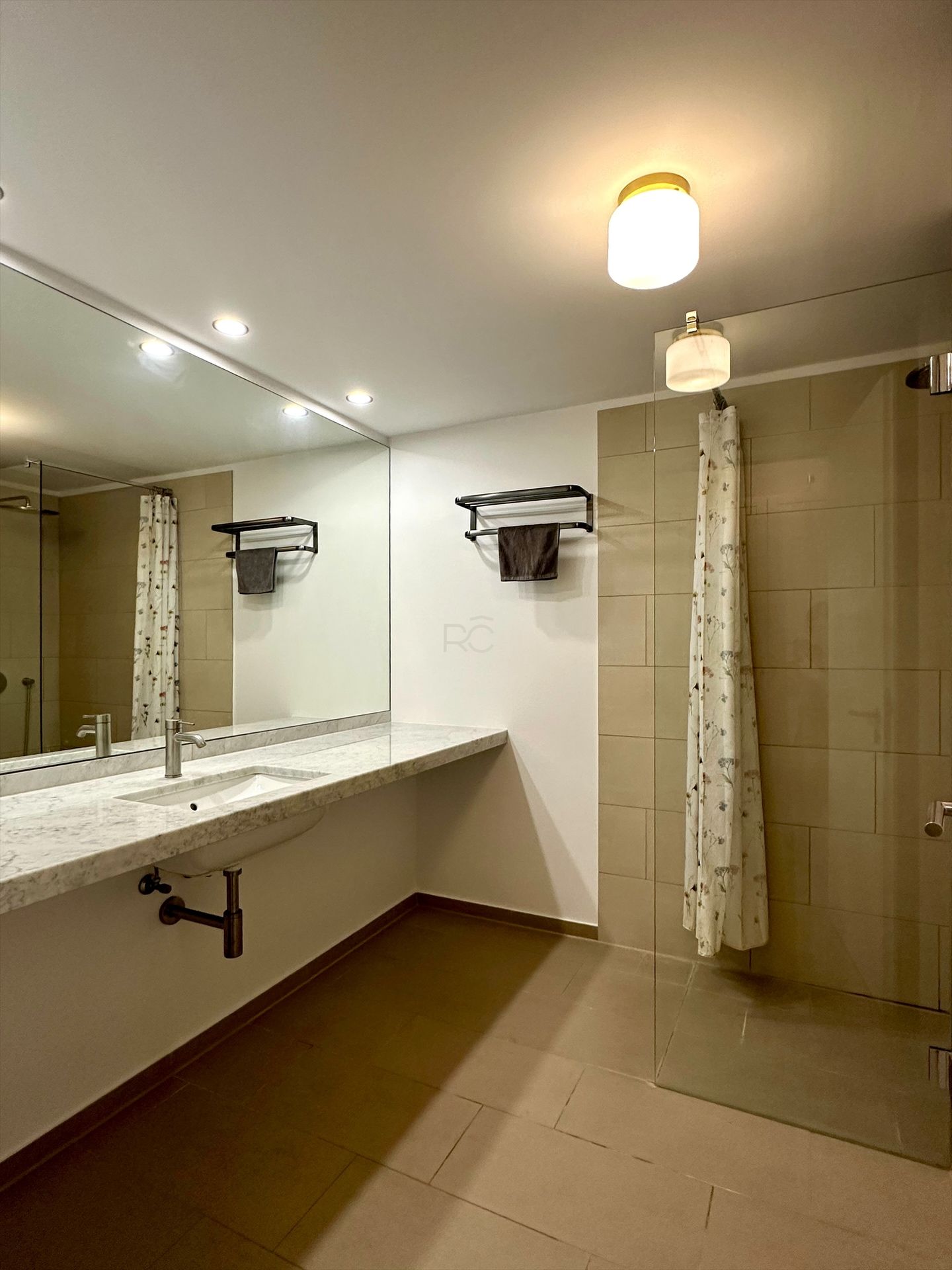  Stylish New-Build 2.5-Room Apartment Overlooking The Spree – East Side Gallery  -  Stylish New-Build 2.5-Room Apartment Overlooking the Spree – East Side Gallery  - Gallery -  8