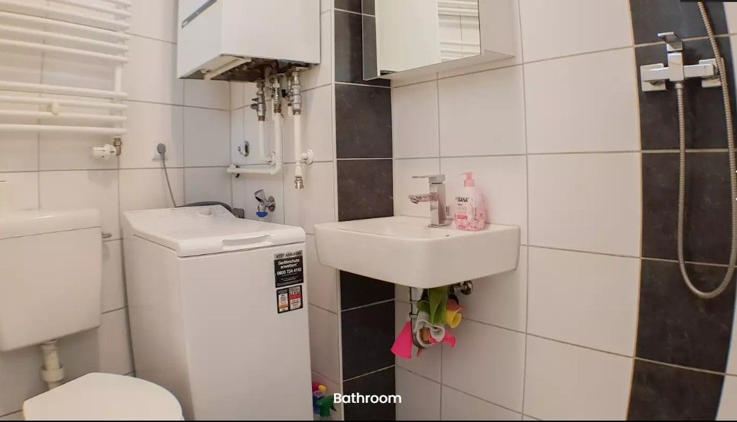 Stylish Studio With Balcony In Prime Location – 2 Minutes From Kurfürstendamm | Roscherstraße 7 - Stylish Studio with Balcony in Prime Location – 2 Minutes from Kurfürstendamm | Roscherstraße 7 - Gallery - 6
