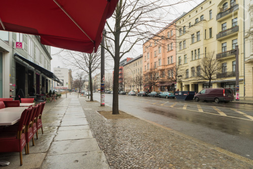 Lovely suite conveniently located