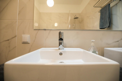 Pleasent single bedroom in Olaias - Gallery - 9