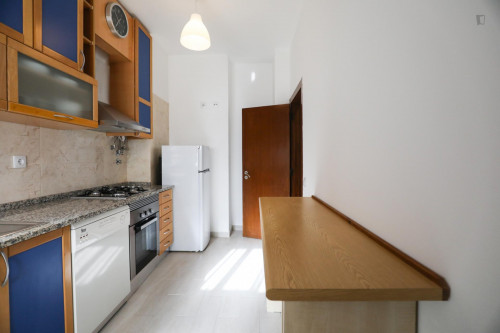 Pleasent single bedroom in Olaias - Gallery - 33