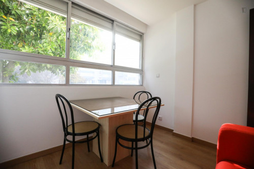 Pleasent single bedroom in Olaias - Gallery - 20