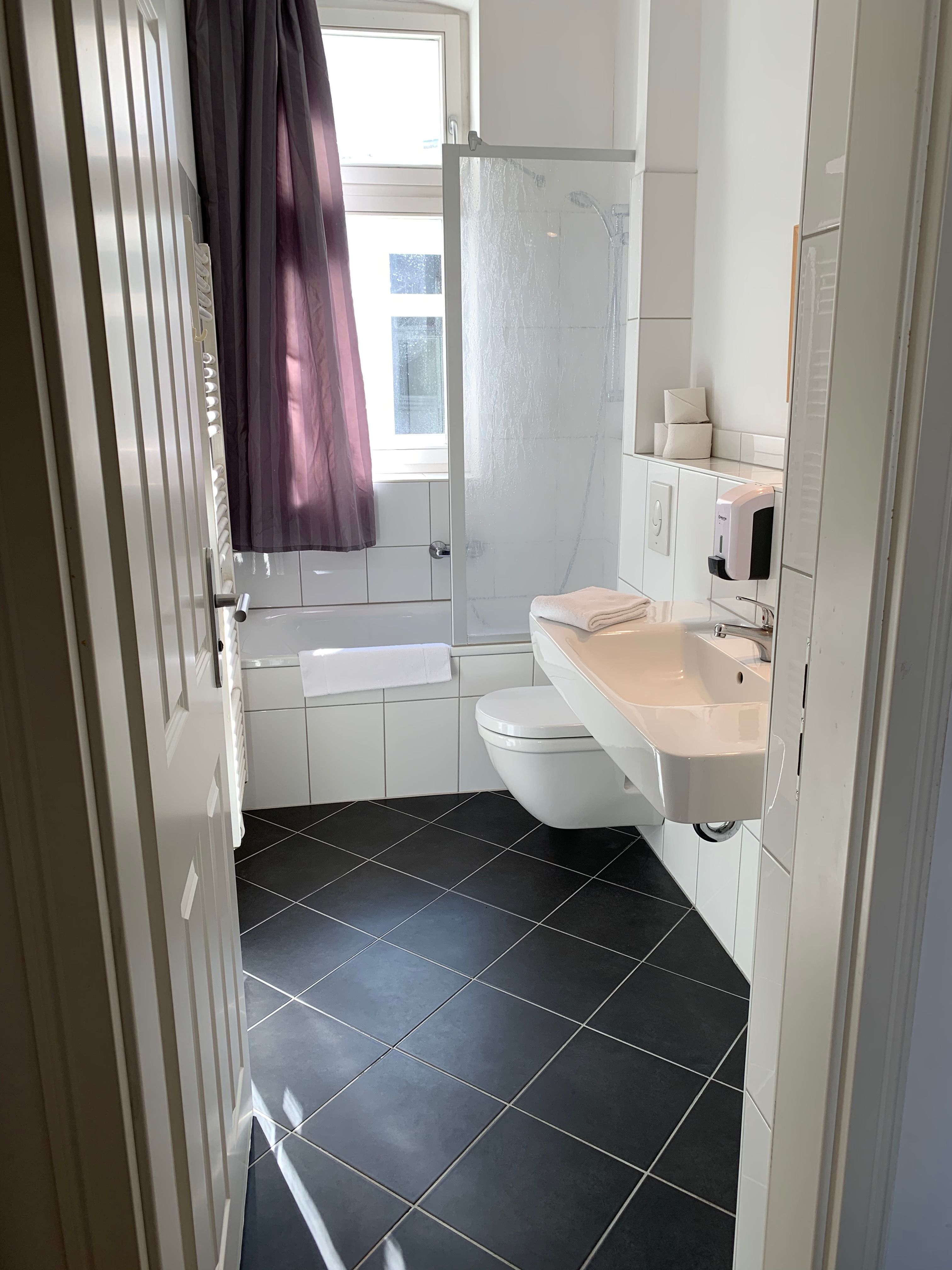 Spacious Bright Apartment With 3 Rooms In Wonderful Area - Spacious bright apartment with 3 rooms in wonderful area - Gallery - 7