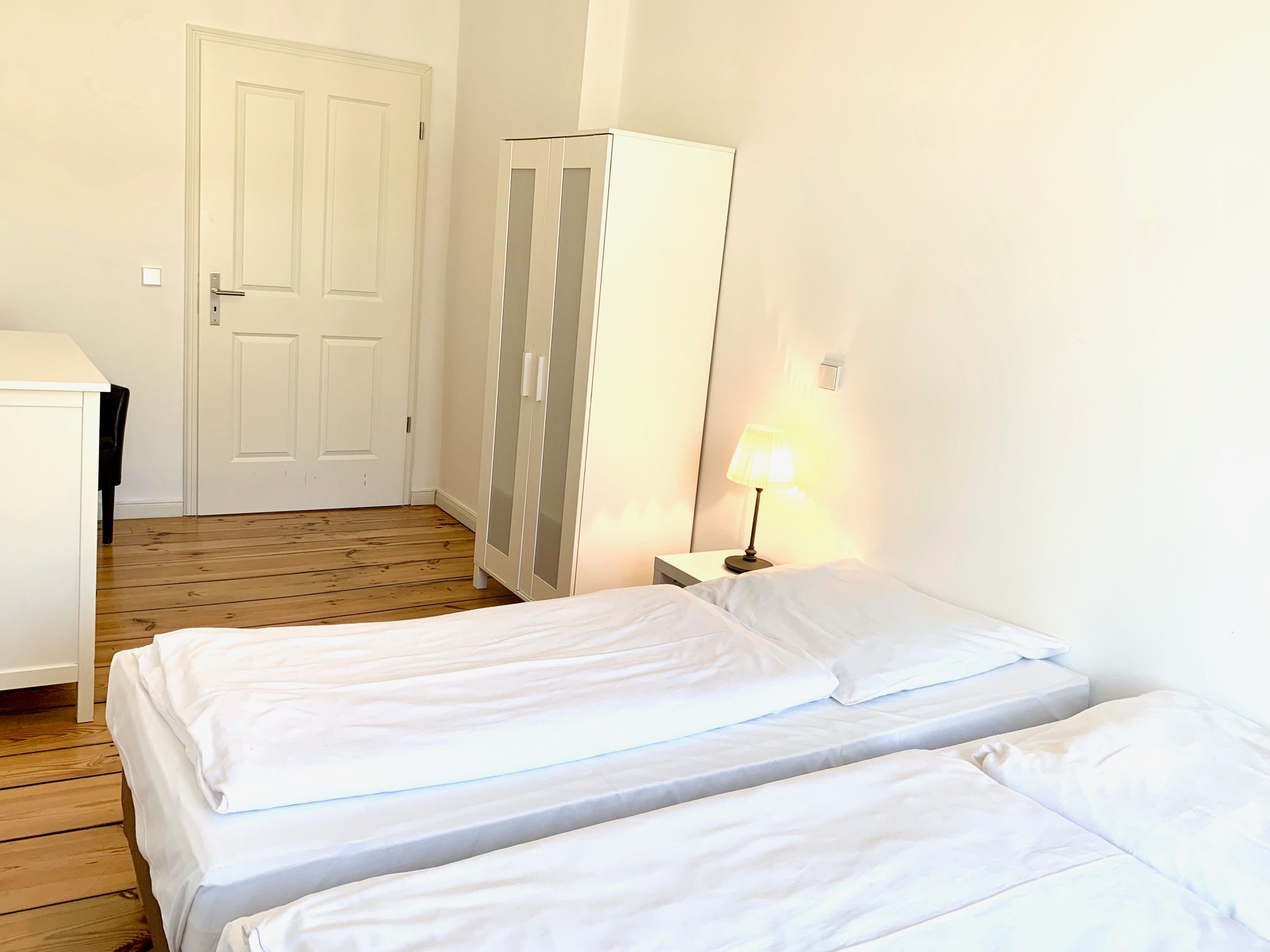 3 Large Rooms In Classical Berlin Building With Lift Close To Kollwitzplatz And ALEX - 3 large rooms in classical Berlin building with lift close to Kollwitzplatz and ALEX - Gallery - 6