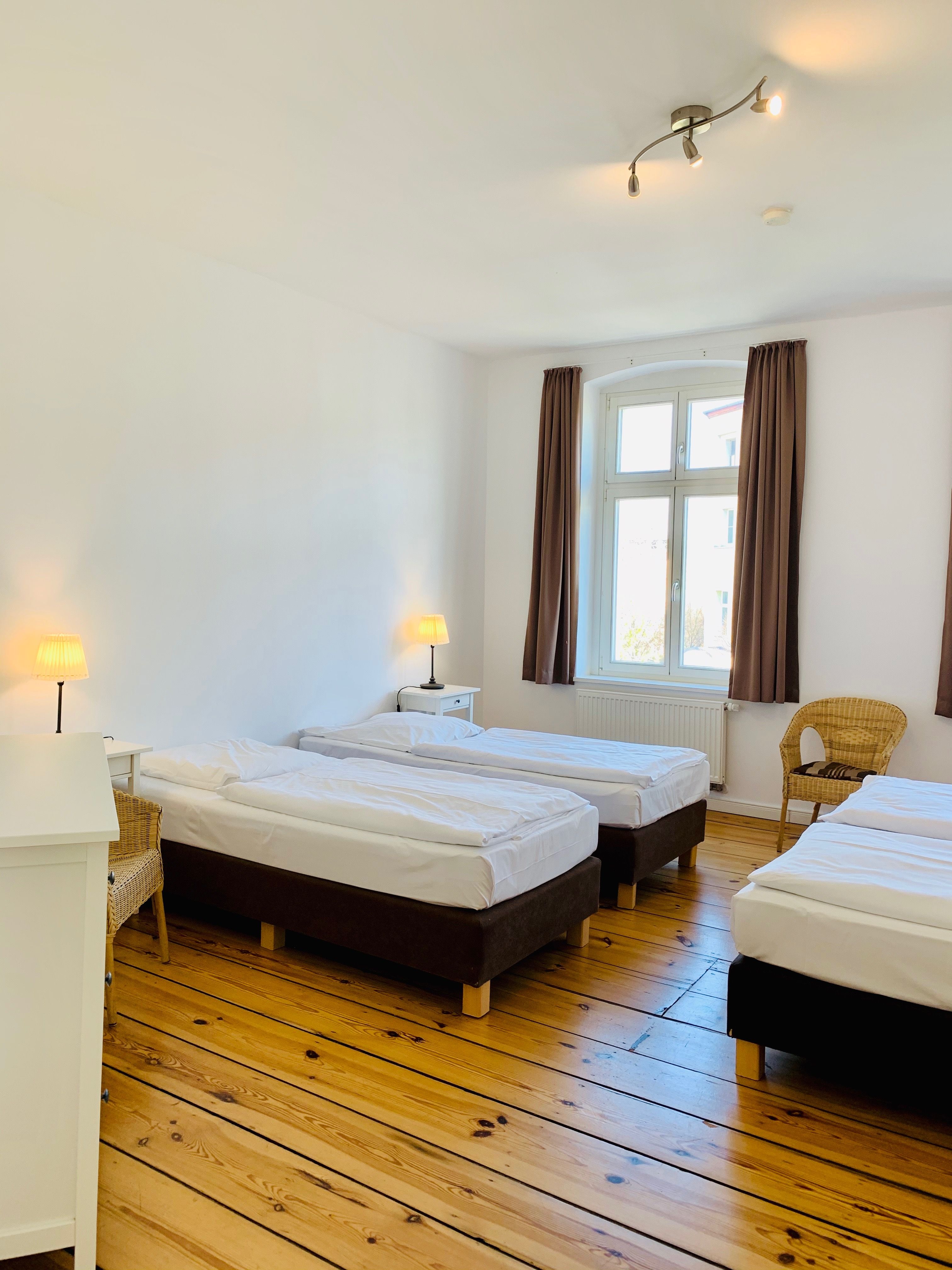  3 Large Rooms In Classical Berlin Building With Lift Close To Kollwitzplatz And ALEX  -  3 large rooms in classical Berlin building with lift close to Kollwitzplatz and ALEX  - Gallery -  33