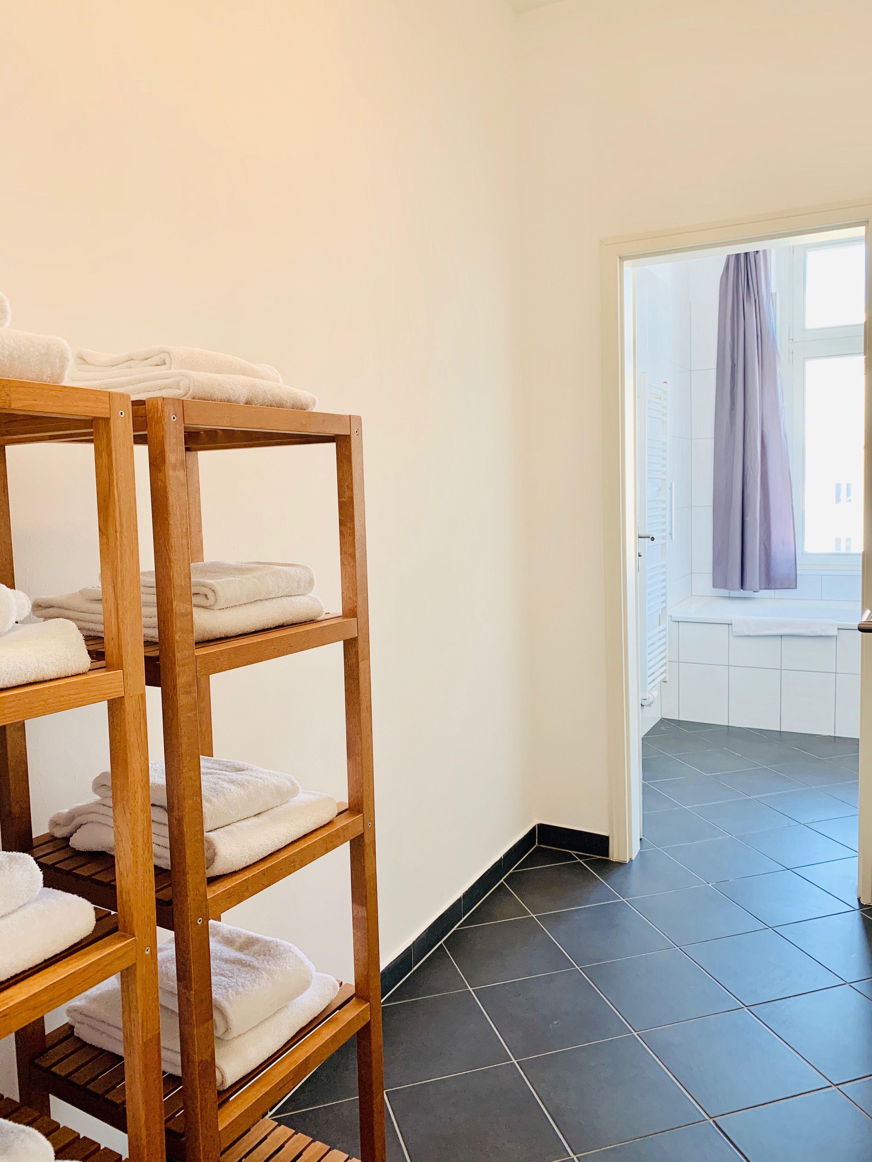  3 Large Rooms In Classical Berlin Building With Lift Close To Kollwitzplatz And ALEX  -  3 large rooms in classical Berlin building with lift close to Kollwitzplatz and ALEX  - Gallery -  28