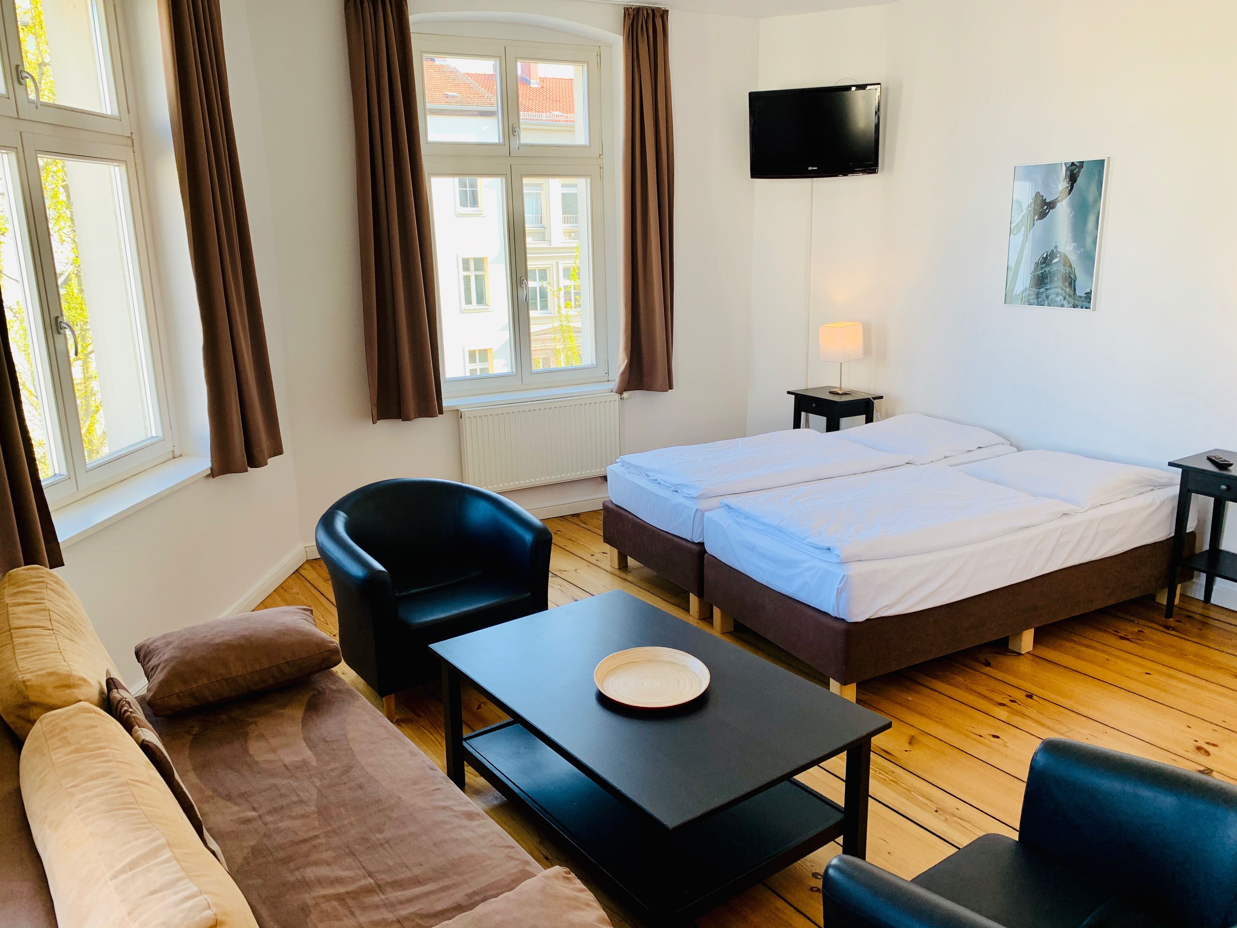  3 Large Rooms In Classical Berlin Building With Lift Close To Kollwitzplatz And ALEX  -  3 large rooms in classical Berlin building with lift close to Kollwitzplatz and ALEX  - Gallery -  32