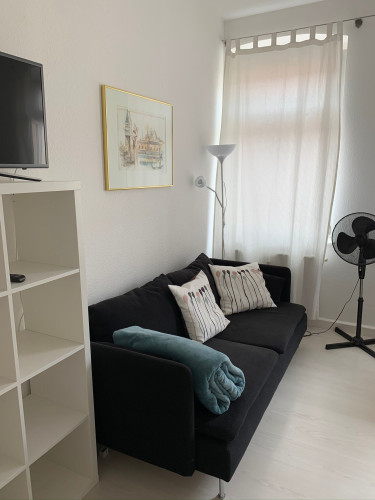 Sunny flat with balcony in central Berlin