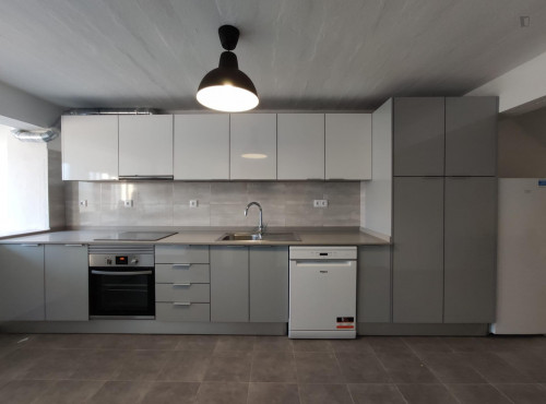 Bedroom in Residence near Oeiras train station