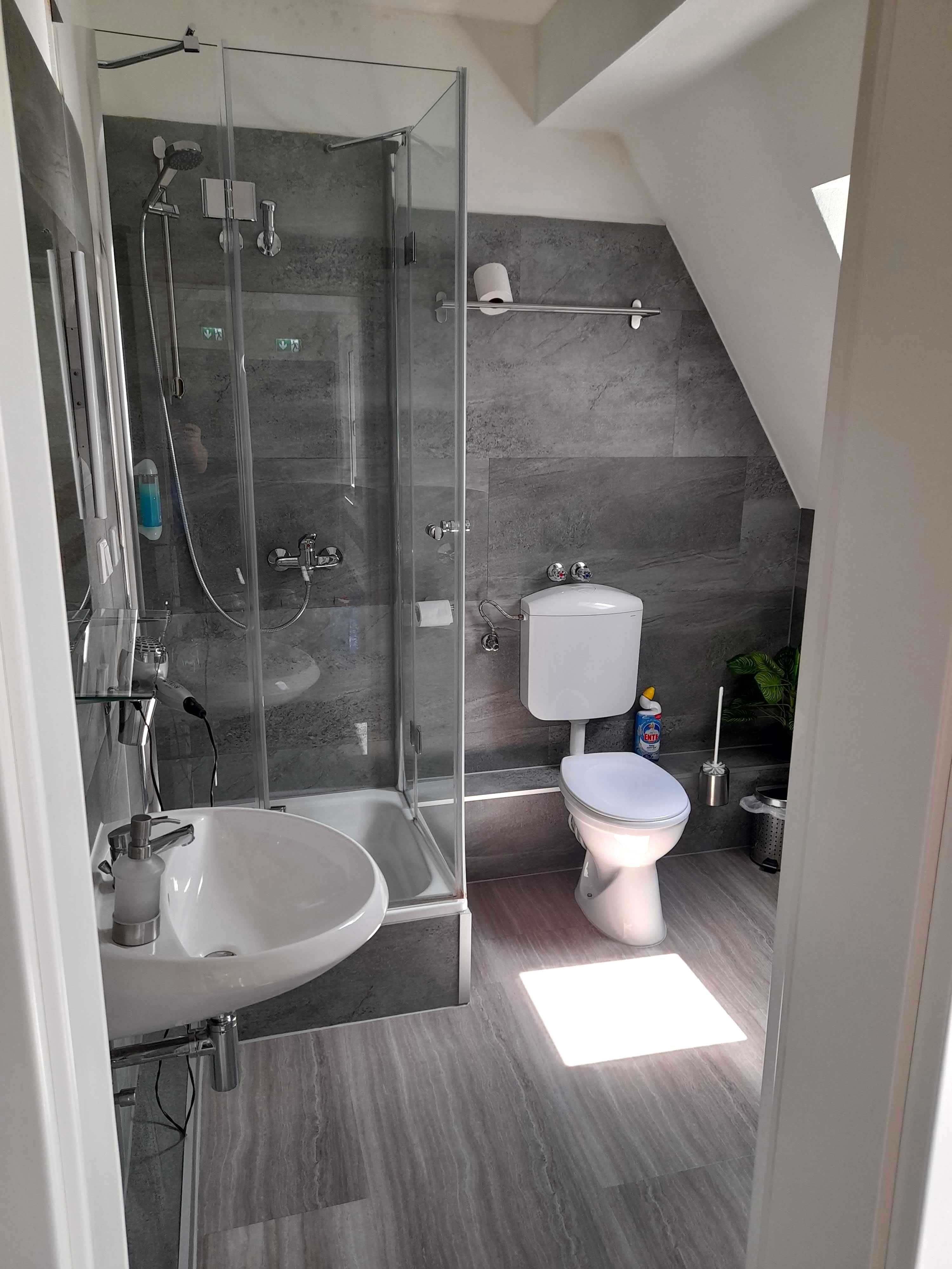 Gorgeous & Fantastic Suite In Bonn | Kitchen | TV | Wi-Fi - Gorgeous & fantastic suite in Bonn | kitchen | TV | Wi-Fi - Gallery - 10