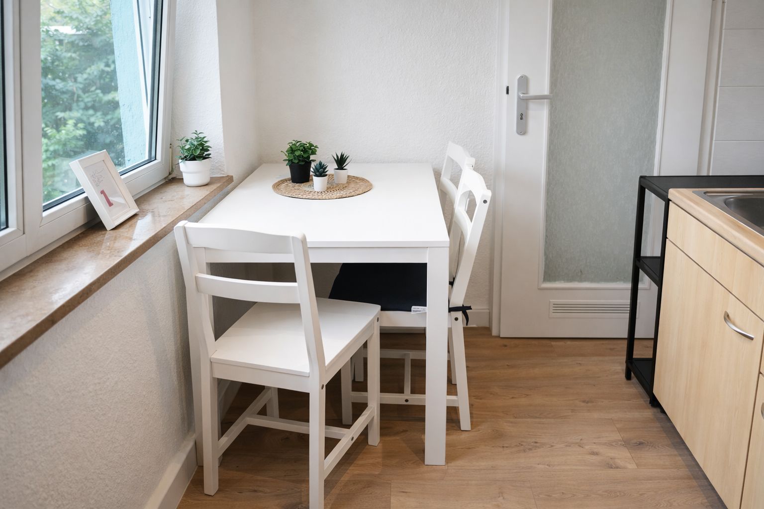  Fully Furnished Studio With Workspace Near City Center Nürnberg  -  Fully furnished studio with workspace near city center Nürnberg  - Gallery -  11