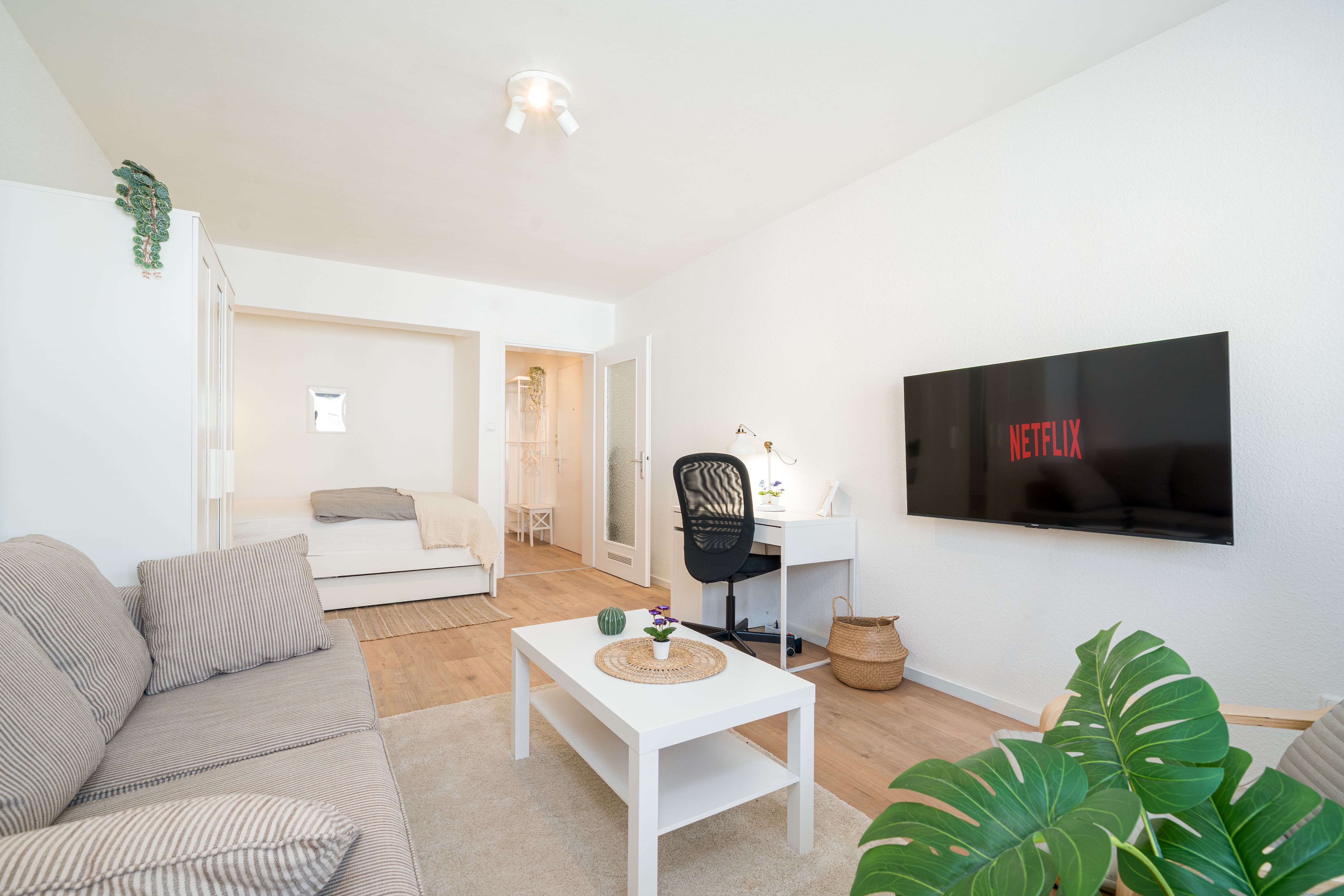 Fully Furnished Studio With Workspace Near City Center Nürnberg - Fully furnished studio with workspace near city center Nürnberg - Gallery - 4
