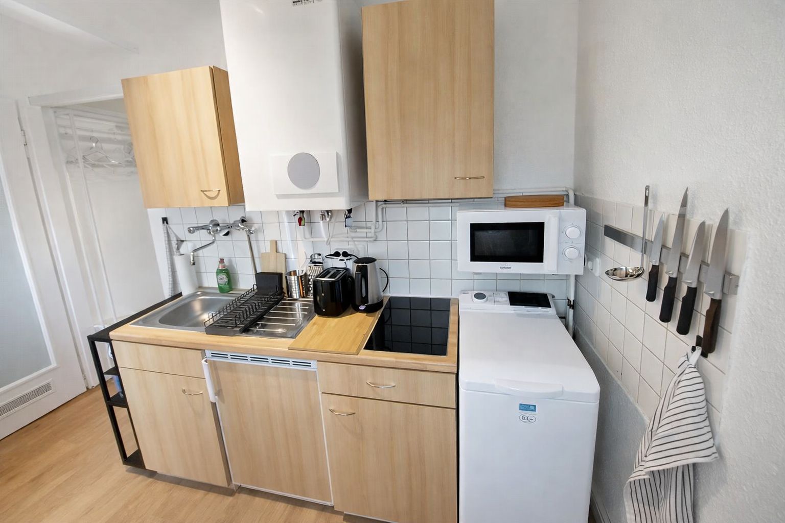 Fully Furnished Studio With Workspace Near City Center Nürnberg - Fully furnished studio with workspace near city center Nürnberg - Gallery - 10