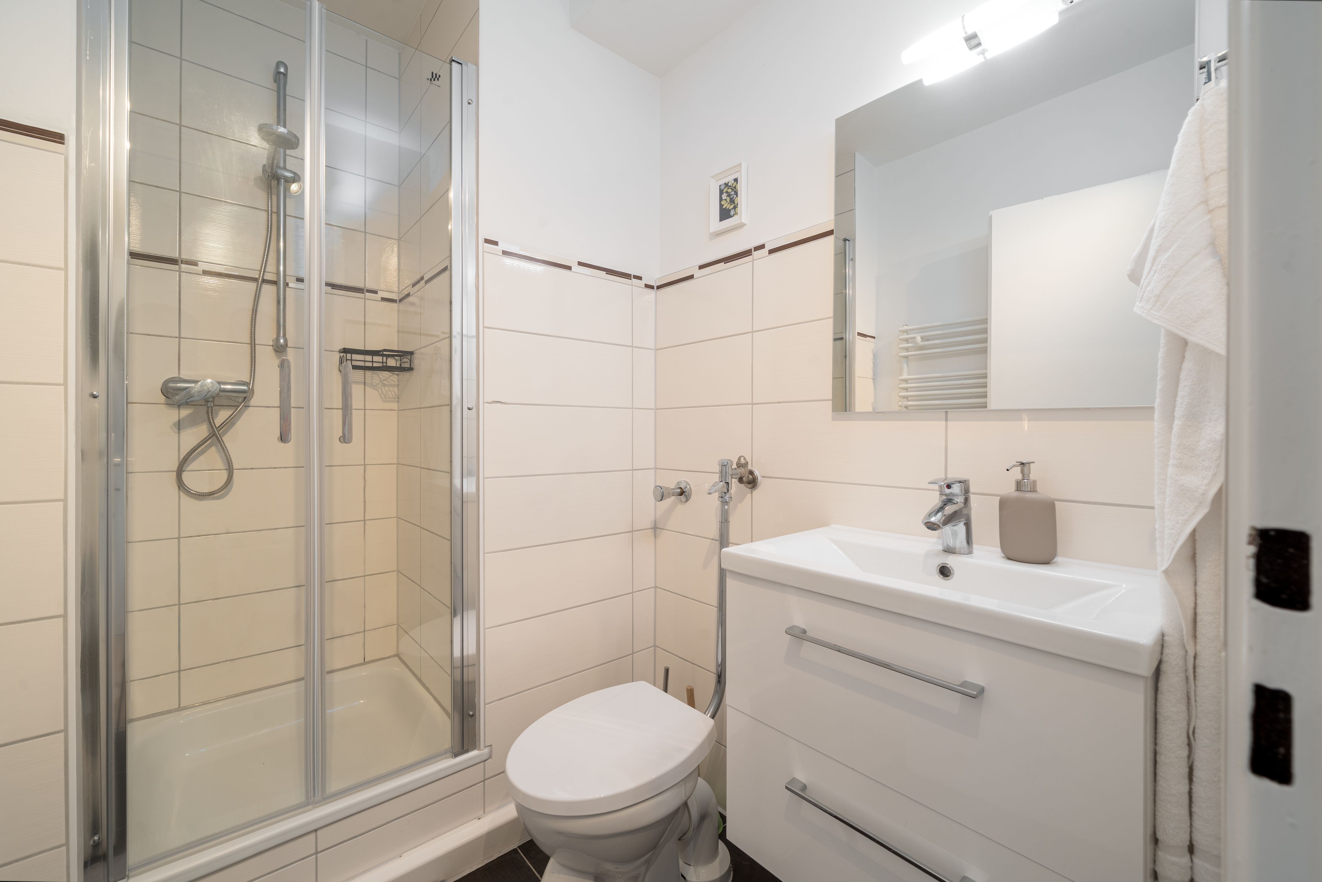  Fully Furnished Studio With Workspace Near City Center Nürnberg  -  Fully furnished studio with workspace near city center Nürnberg  - Gallery -  6