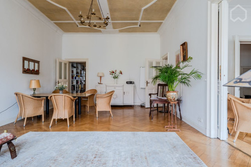 Pretty and neat suite (Charlottenburg)