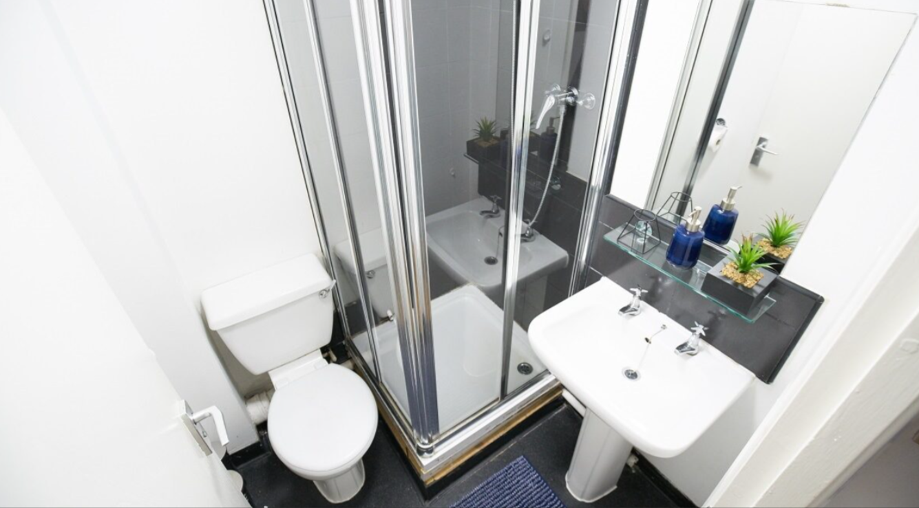 Platinum Ensuite - Manchester House - Gallery - 2