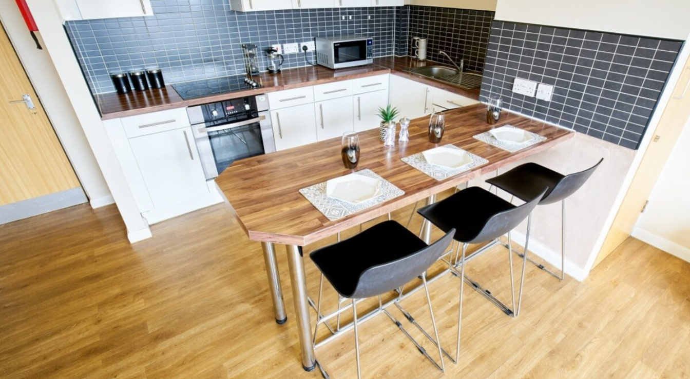  Gold 5 Bed Ensuite  -  Heald Court  - Gallery -  2