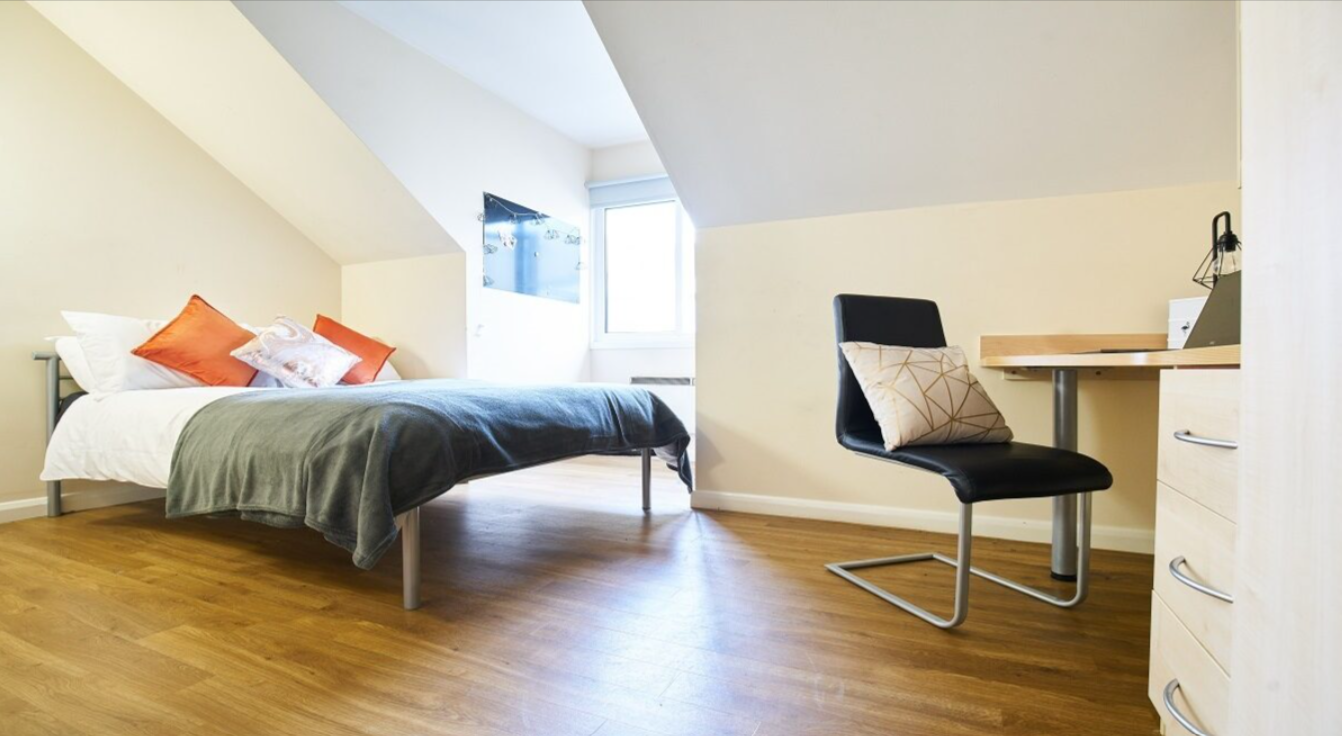 Gold 3 Bed Ensuite - Heald Court - Gallery - 1