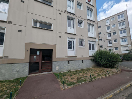 Room in Allée Antoine Watteau, Lille for 71 m² with 3 bedrooms