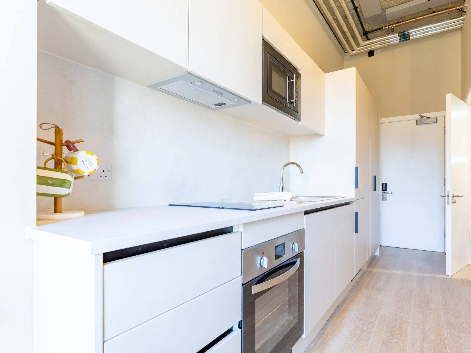  Cosy Studio Apartment  -  Fitz & Knox  - Gallery -  2