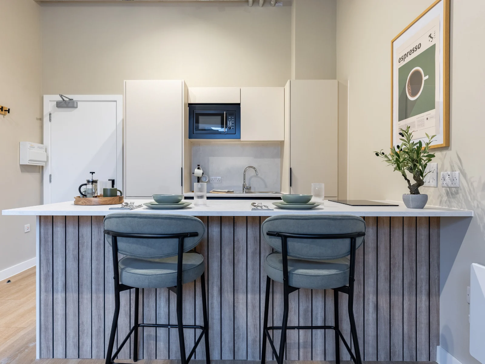  Roomy Studio Apartment  -  Fitz & Knox  - Gallery -  6