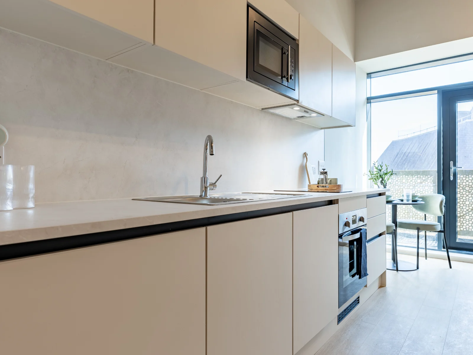  Stretch Studio Apartment  -  Fitz & Knox  - Gallery -  8