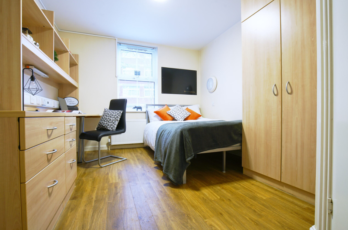  Gold Ensuite  -  Oxney House & Gardens  - Gallery -  2